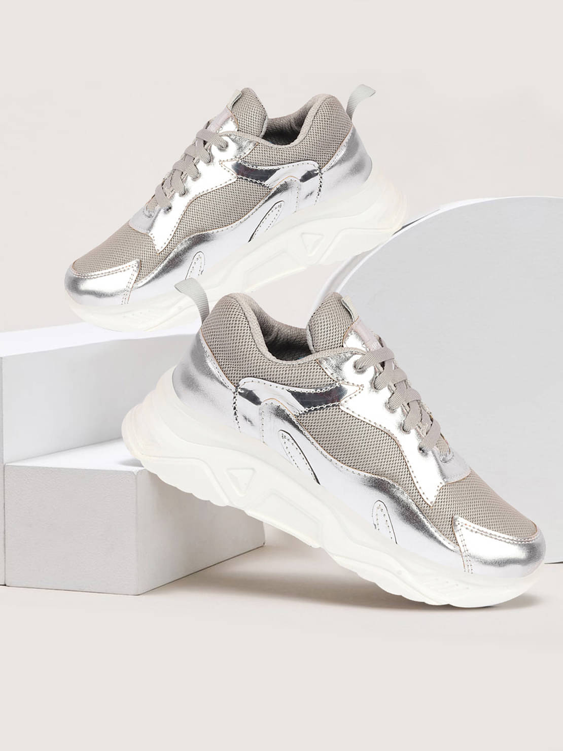     			Fausto - Silver Women's Sneakers
