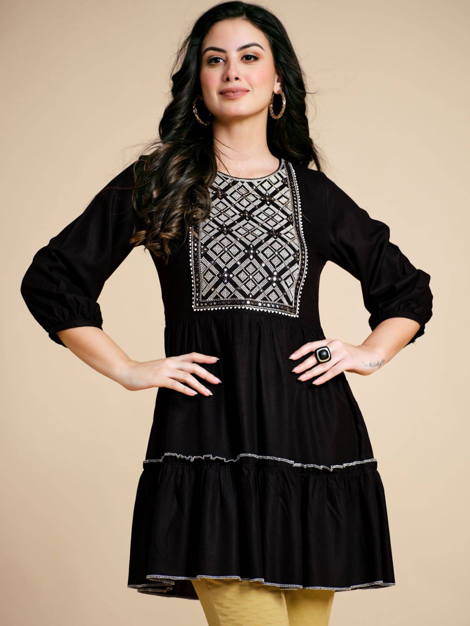Glomee - Black Viscose Women's Tunic ( Pack of 1 ) Glomee - Black Viscose Women's Tunic ( Pack of 1 )