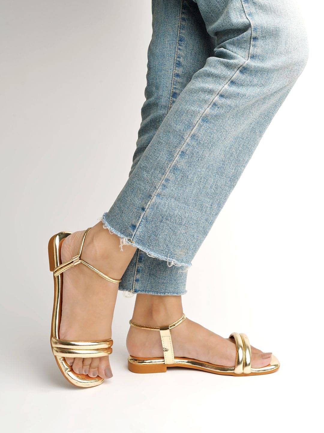     			Shoetopia - Gold Women's Flats