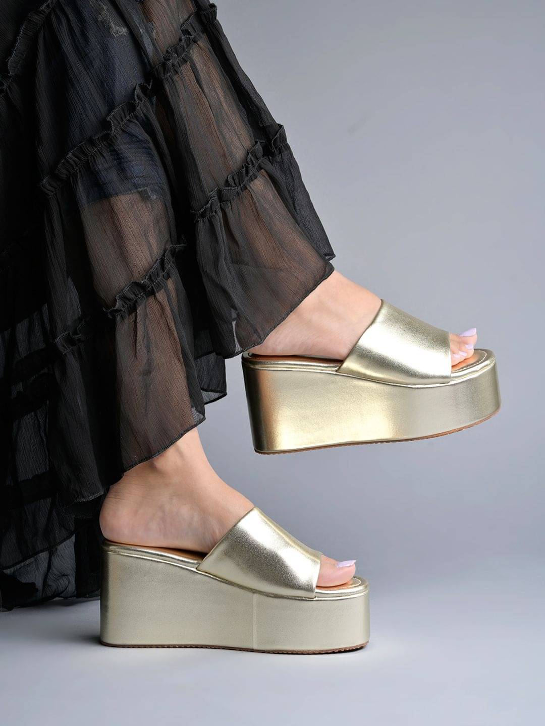     			Shoetopia - Gold Women's Slip On Heels