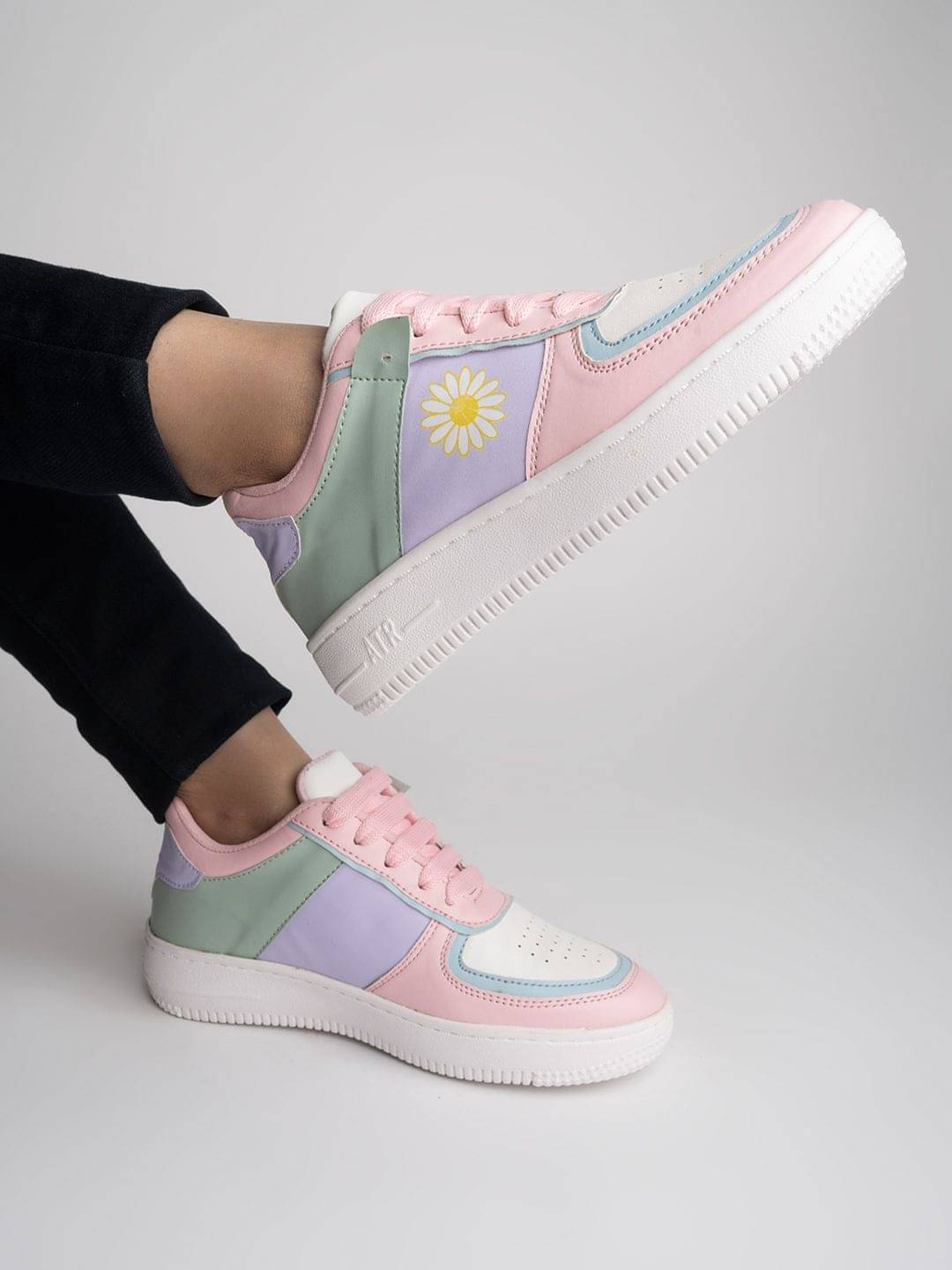     			Shoetopia - Pink Women's Sneakers