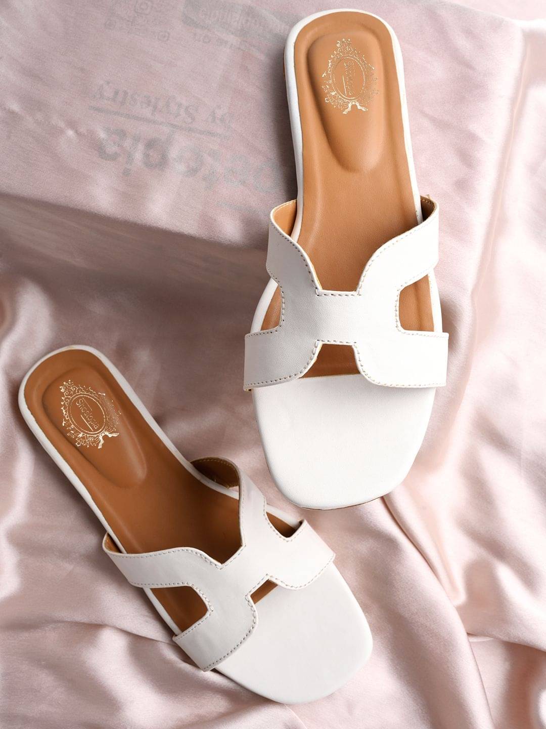     			Shoetopia - White Women's Flats