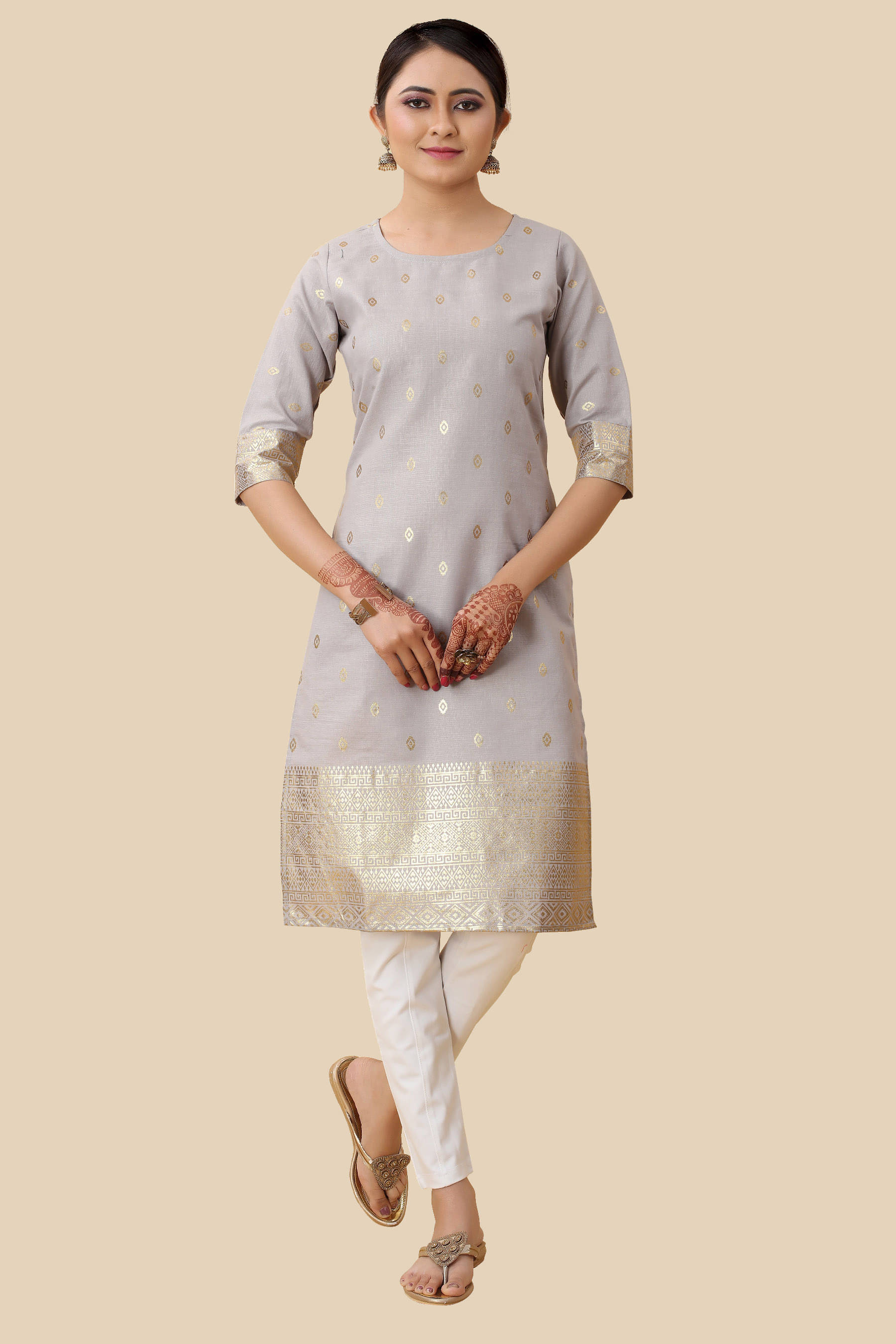 FABCRO - Grey Cotton Blend Women's Straight Kurti ( Pack of 1 )     			FABCRO - Grey Cotton Blend Women's Straight Kurti ( Pack of 1 )