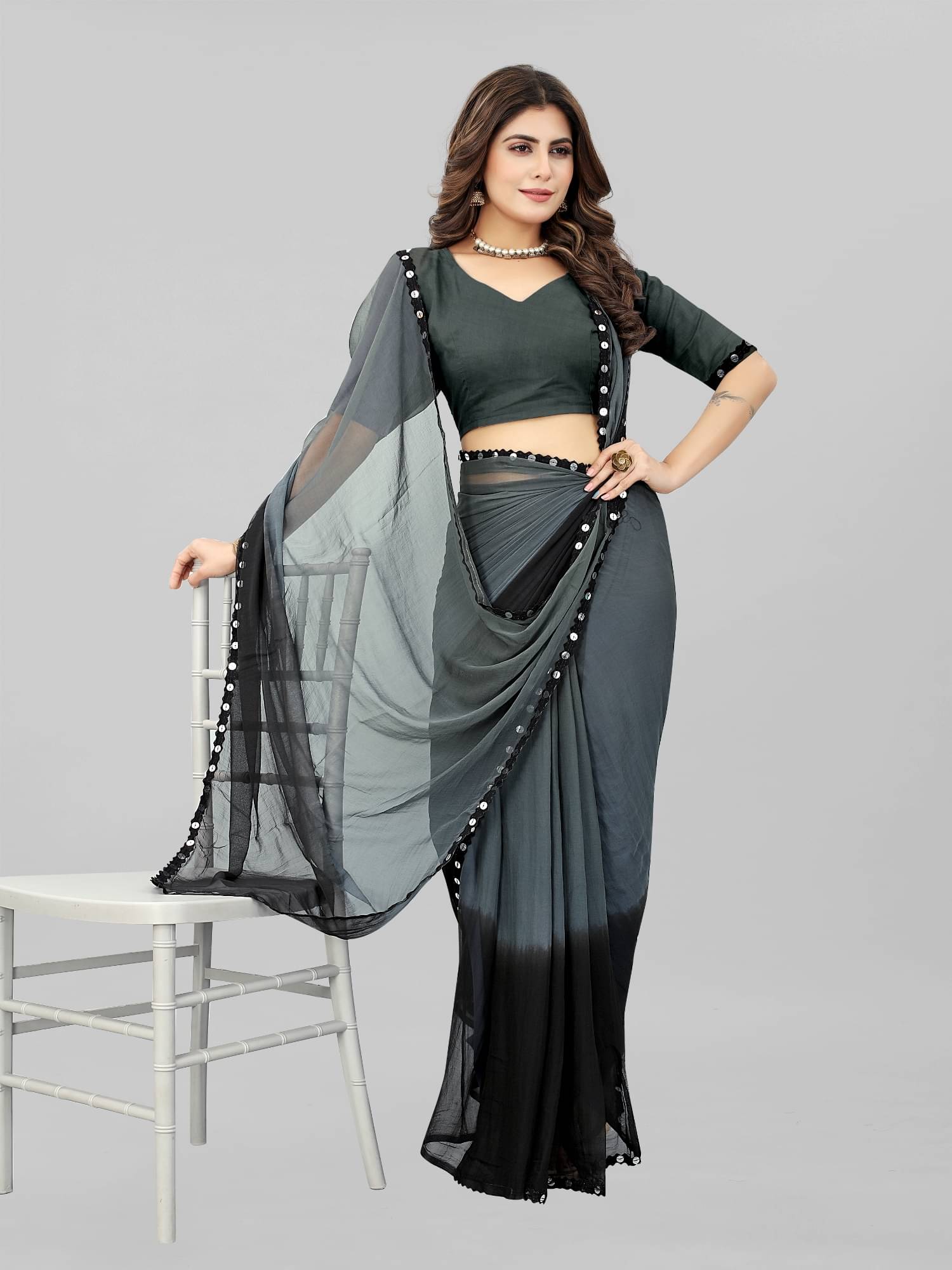 JULEE Chiffon Colorblock Saree With Unstitched Blouse Piece ( Black ) JULEE Chiffon Colorblock Saree With Unstitched Blouse Piece ( Black )
