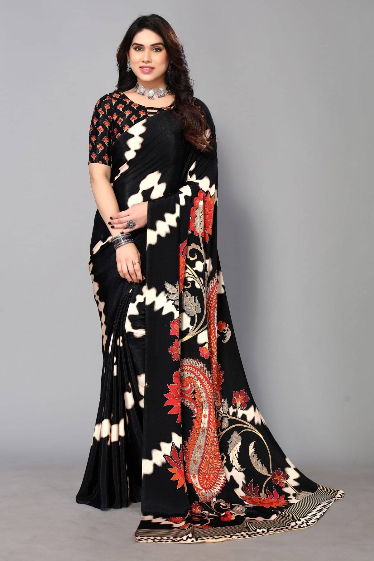 FABMORA Crepe Printed Saree With Unstitched Blouse Piece ( Black ) FABMORA Crepe Printed Saree With Unstitched Blouse Piece ( Black )