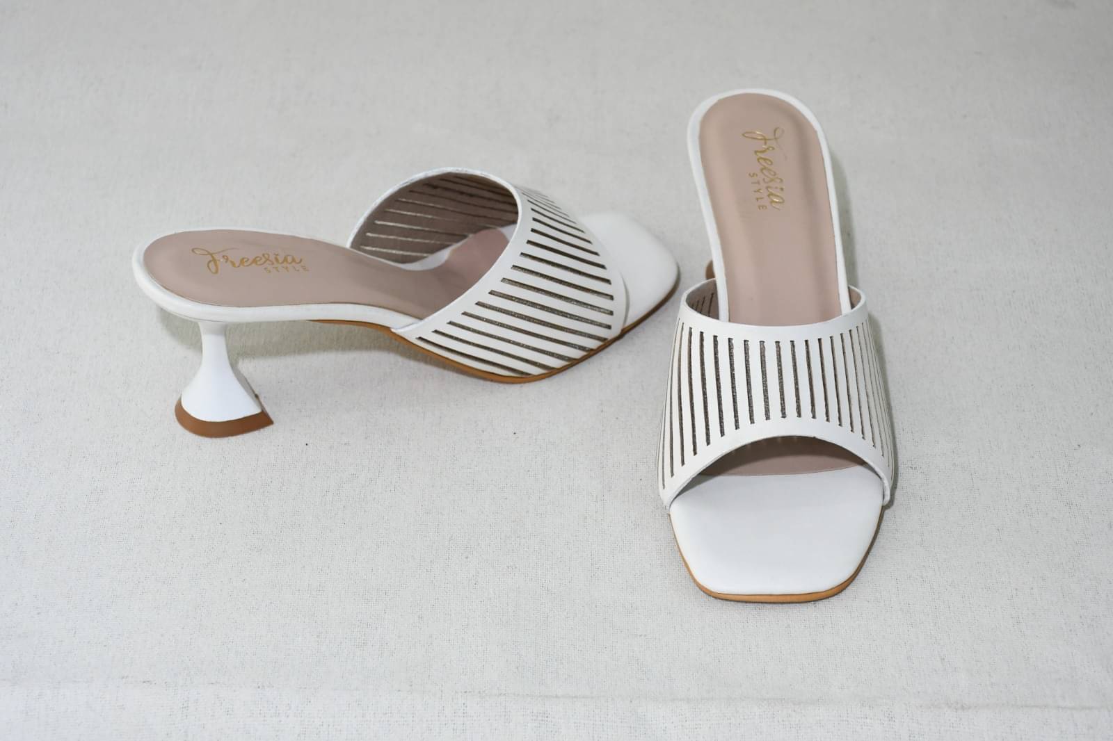     			FREESIA STYLE - White Women's Slip On Heels
