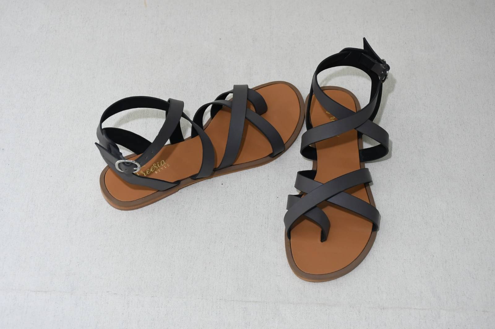     			FREESIA STYLE Navy Floater Sandals