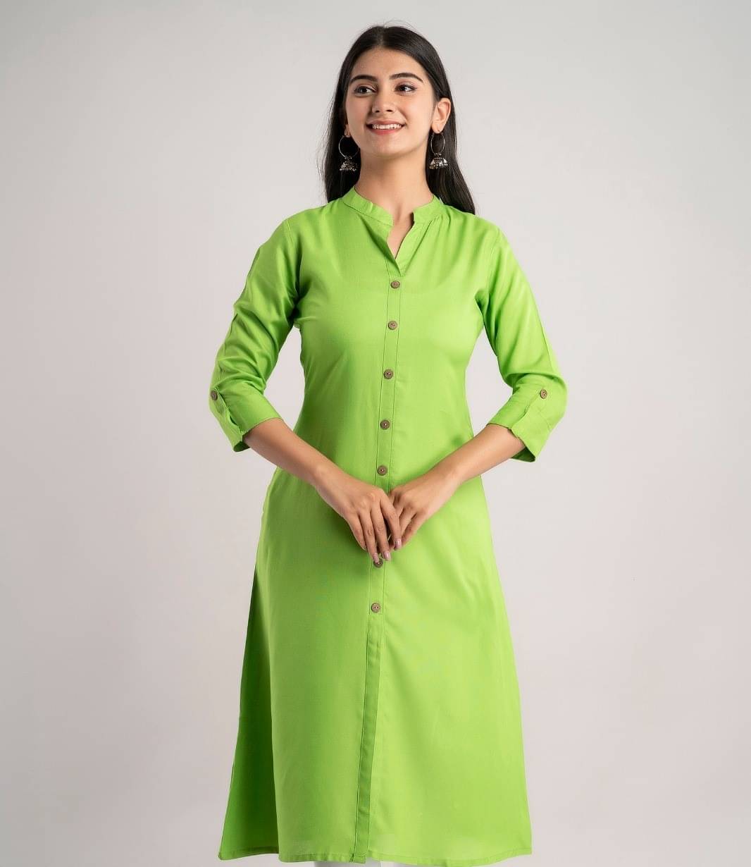 MAUKA - Green Rayon Women's Front Slit Kurti ( Pack of 1 ) MAUKA - Green Rayon Women's Front Slit Kurti ( Pack of 1 )
