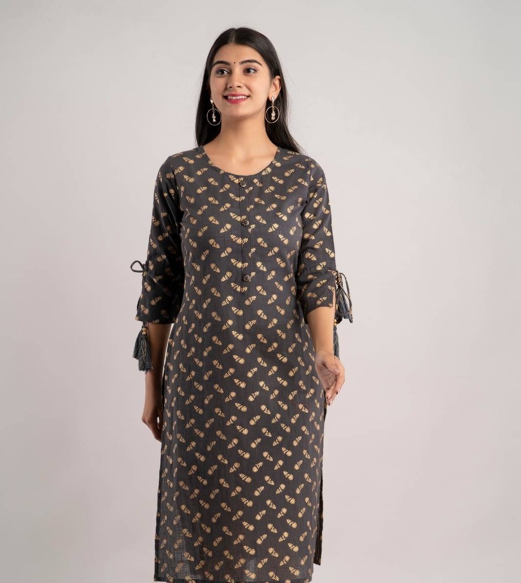 MAUKA - Grey Rayon Women's Straight Kurti ( Pack of 1 ) MAUKA - Grey Rayon Women's Straight Kurti ( Pack of 1 )