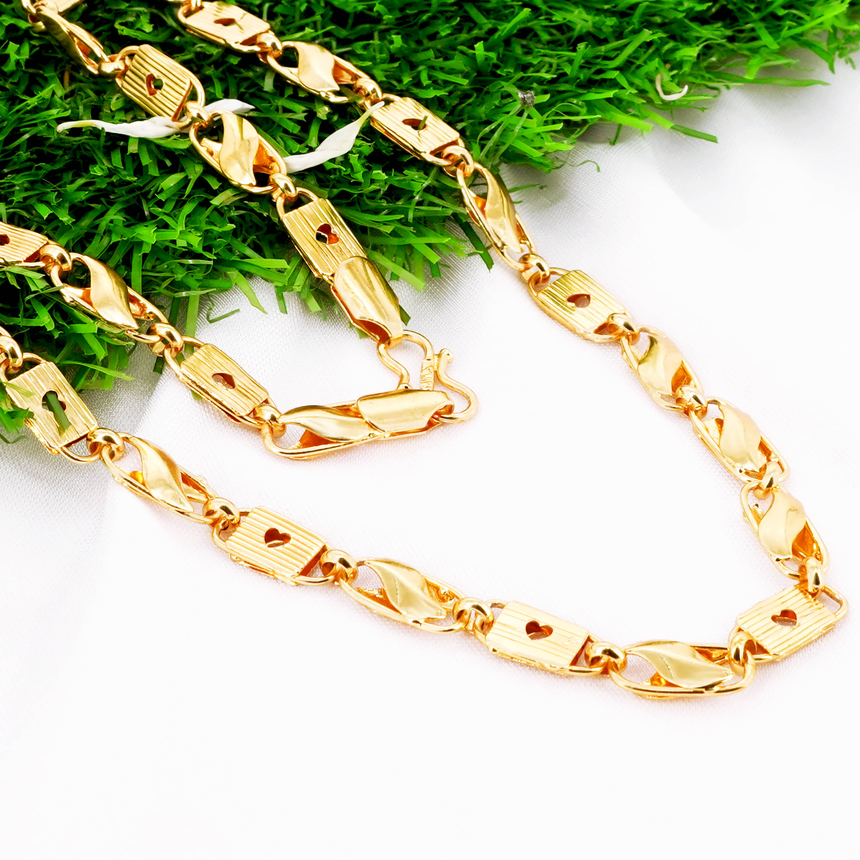 FASHION FRILL Gold Plated Brass Chain ( Pack of 1 )