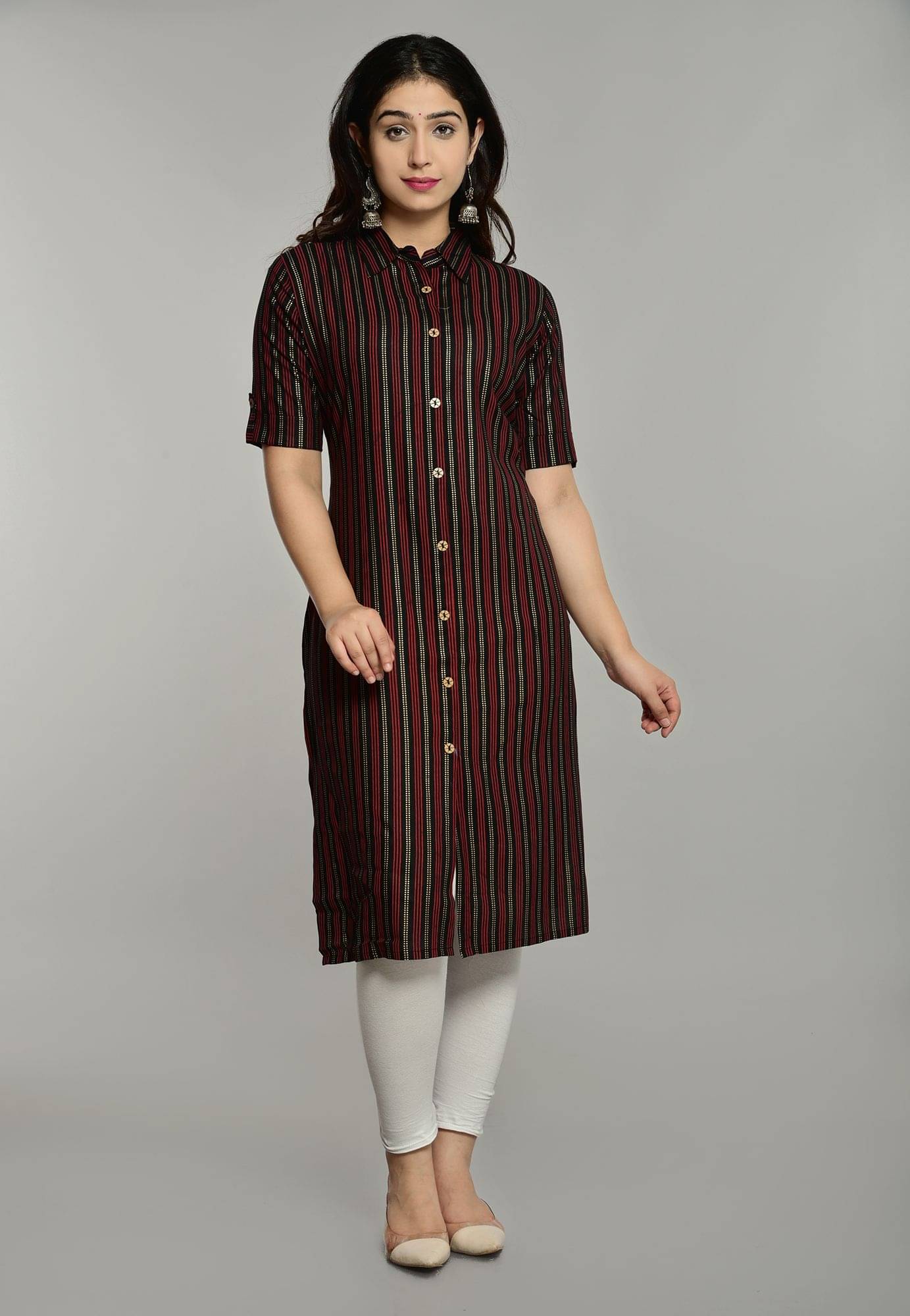 Glorious - Black Rayon Women's Front Slit Kurti ( Pack of 1 )     			Glorious - Black Rayon Women's Front Slit Kurti ( Pack of 1 )