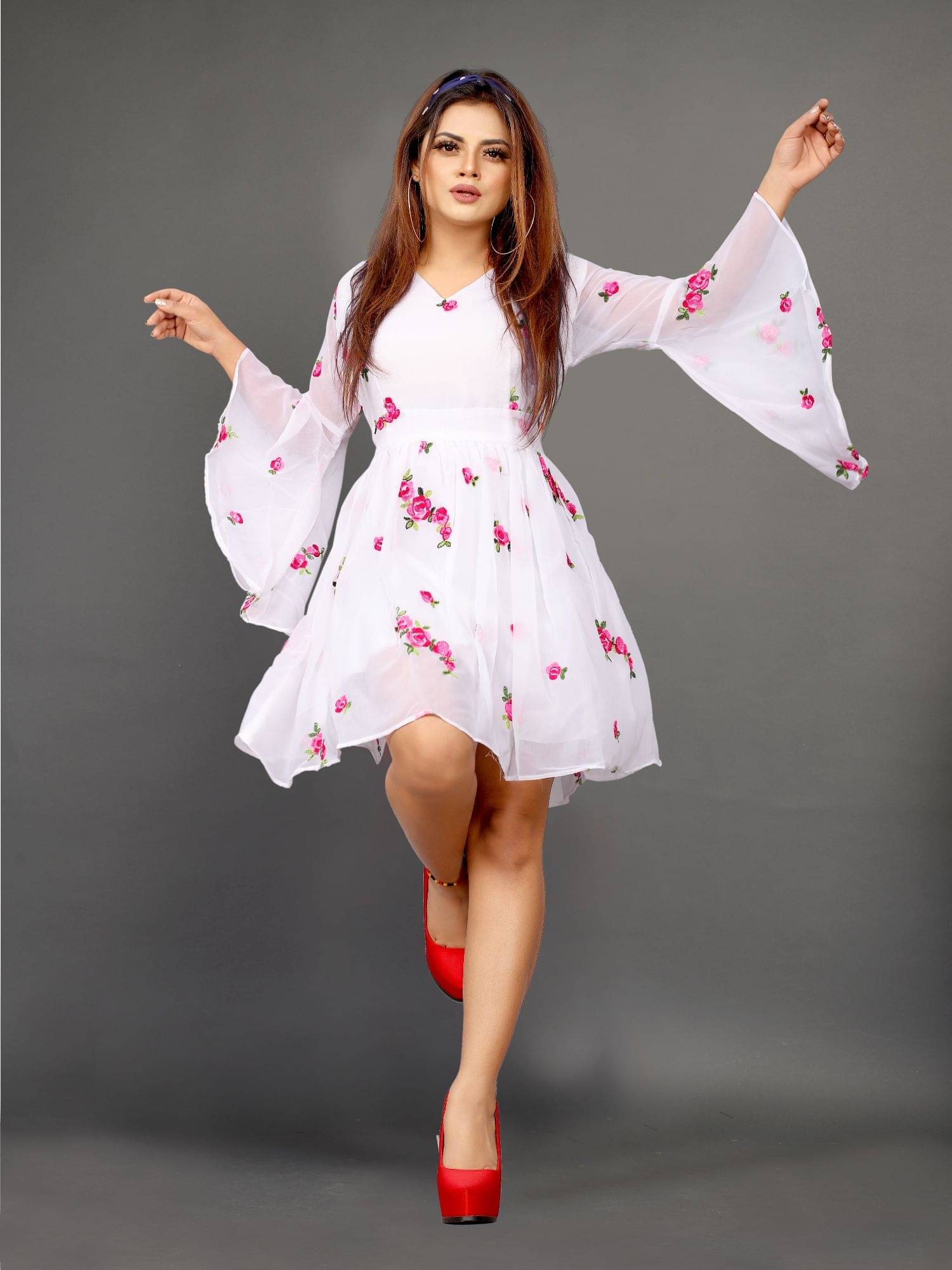     			Apnisha Women Georgette Printed Fit & Flare Dress ( White )