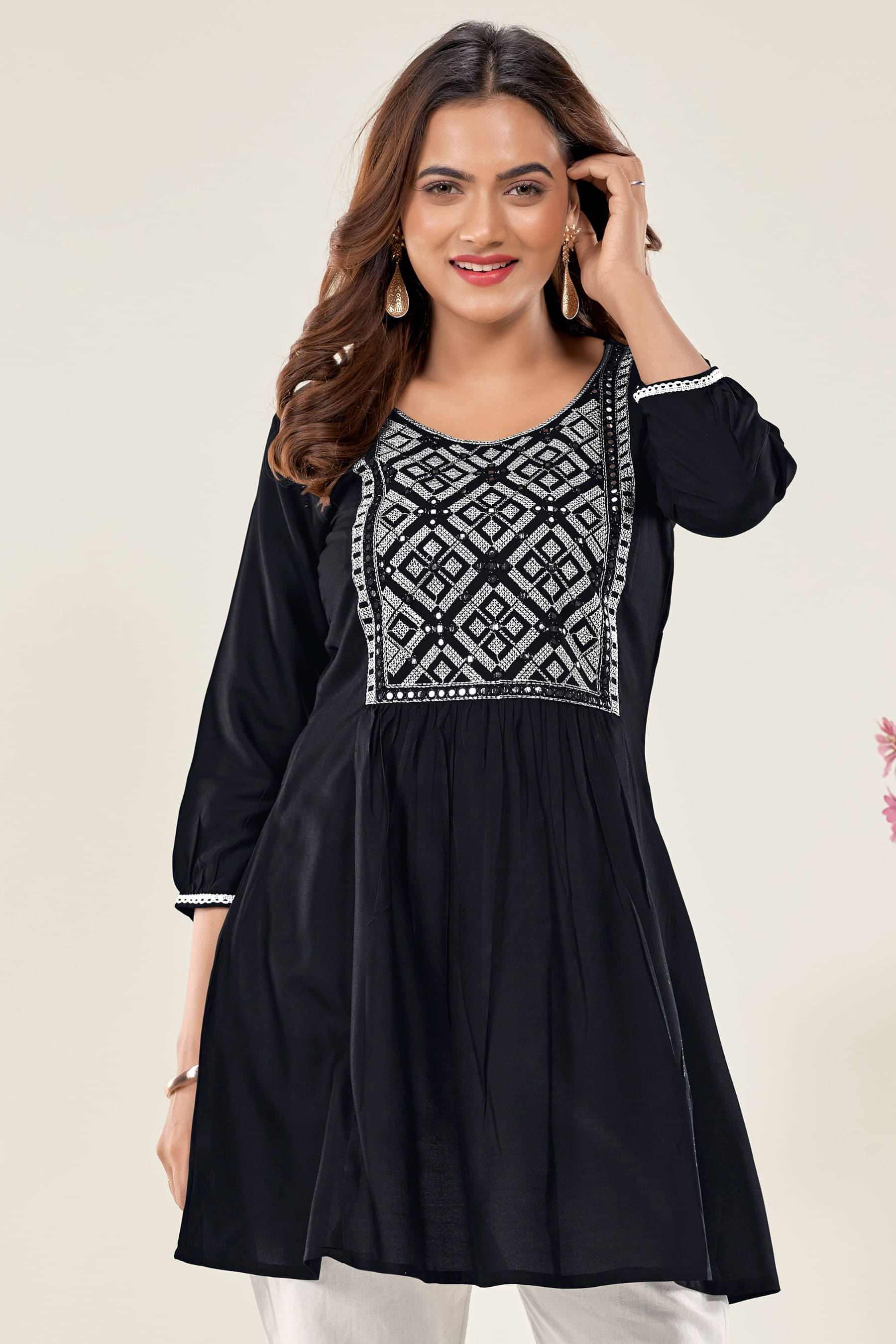 Glomee Women's Viscose Tunic ( Black ) Glomee Women's Viscose Tunic ( Black )