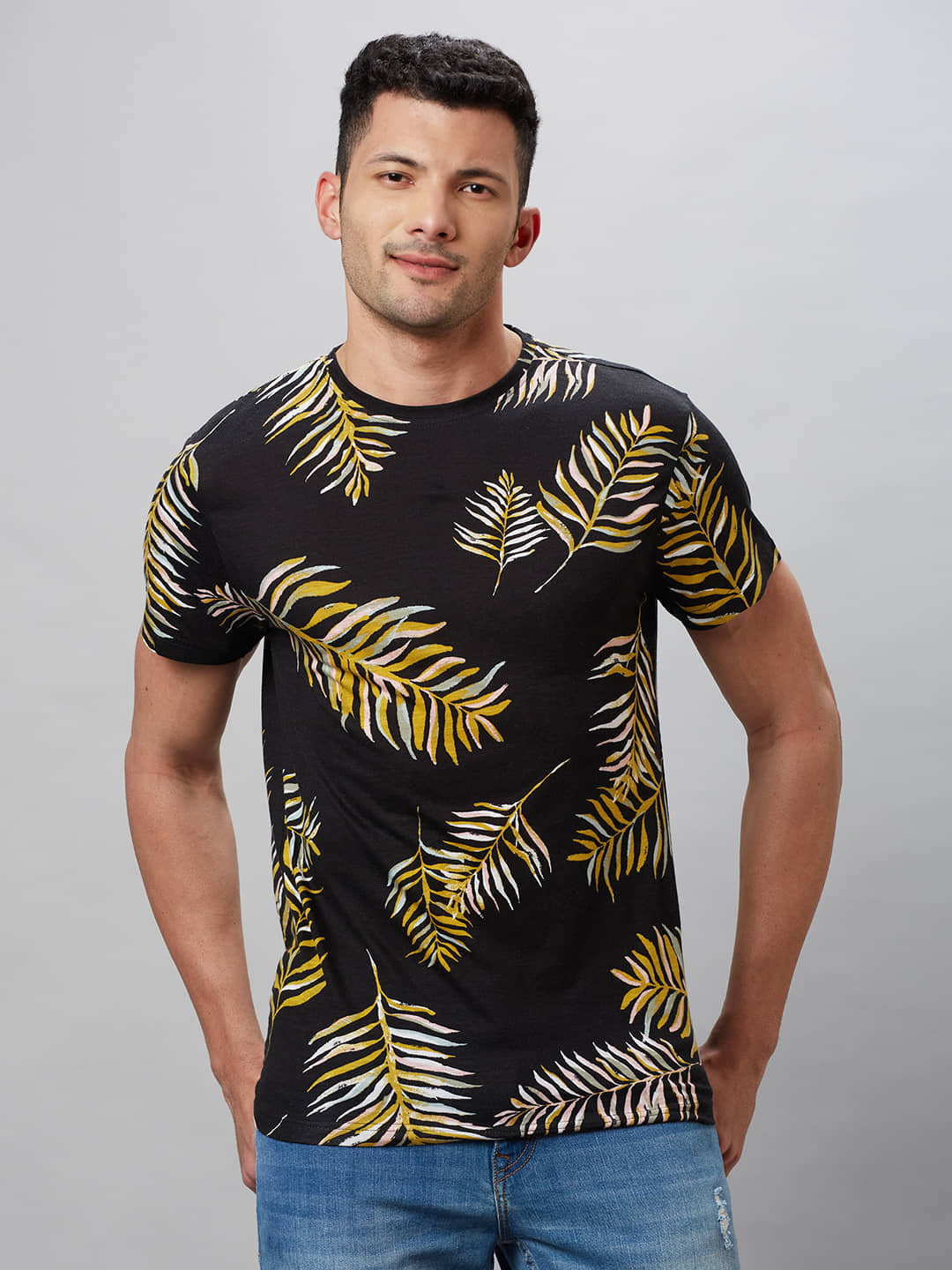 Globus - Black Cotton Regular Fit Men's T-Shirt ( Pack of 1 )