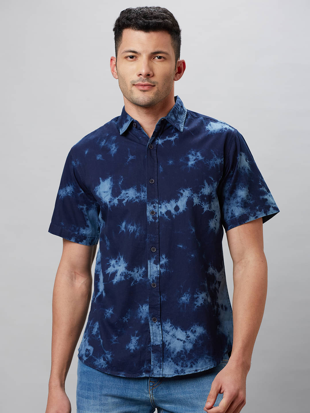 Globus - Blue 100% Cotton Regular Fit Men's Casual Shirt ( Pack of 1 )     			Globus - Blue 100% Cotton Regular Fit Men's Casual Shirt ( Pack of 1 )