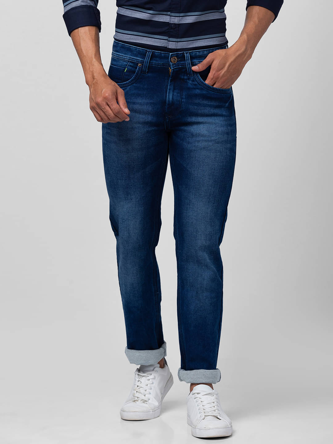     			Globus - Blue Denim Slim Fit Men's Jeans ( Pack of 1 )