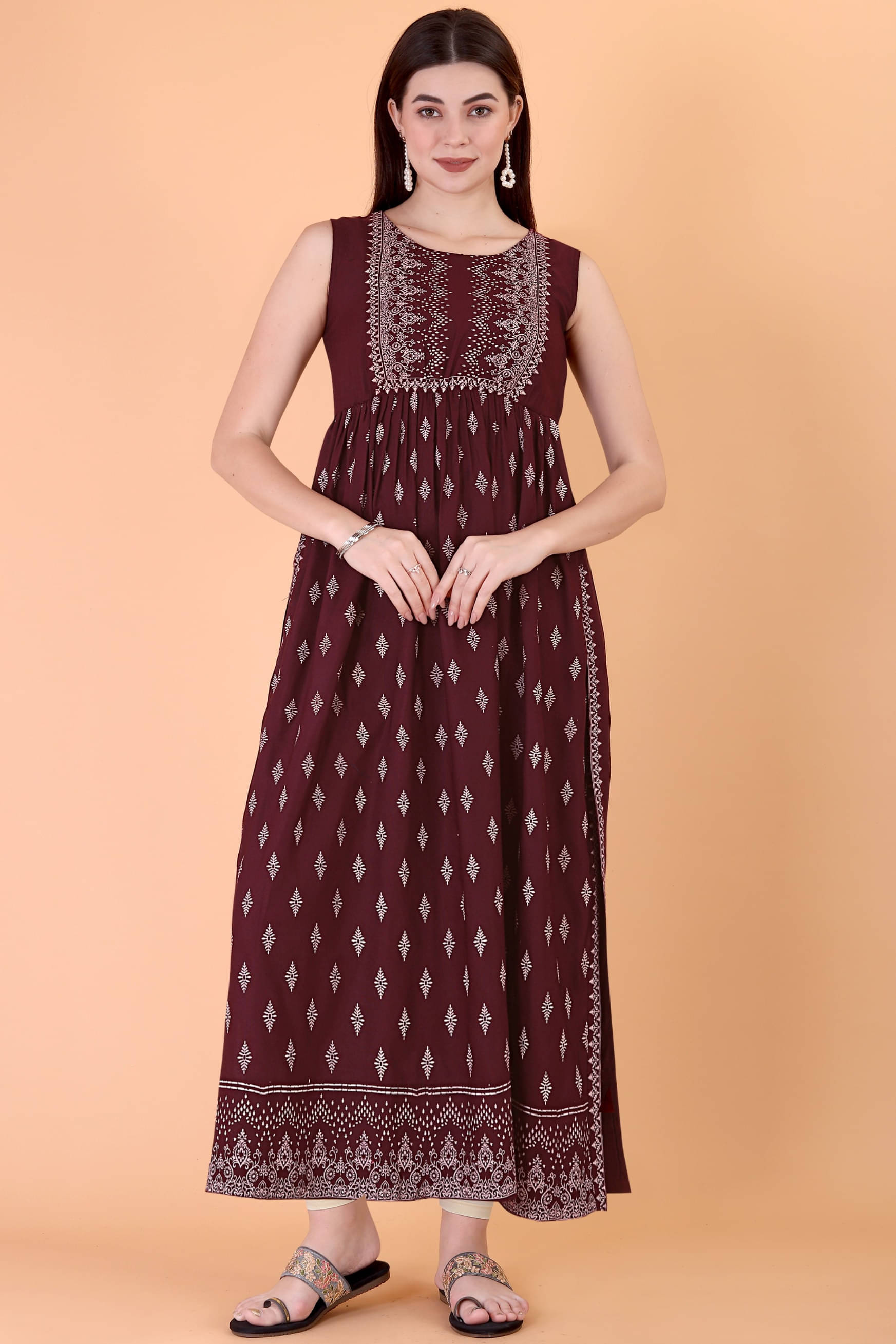 Glomee - Brown Rayon Women's Straight Kurti ( Pack of 1 ) Glomee - Brown Rayon Women's Straight Kurti ( Pack of 1 )