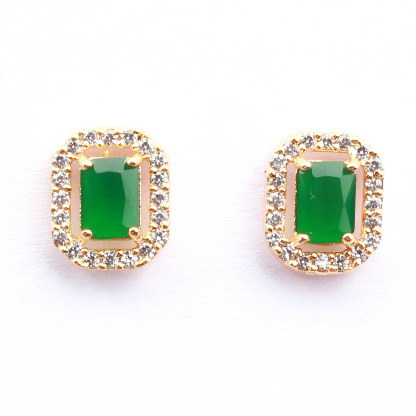     			Jewels Corner - Green Stud Earrings ( Pack of 1 )