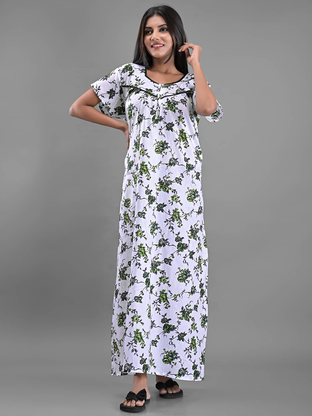     			Apratim - White Cotton Women's Nightwear Nighty & Night Gowns ( Pack of 1 )
