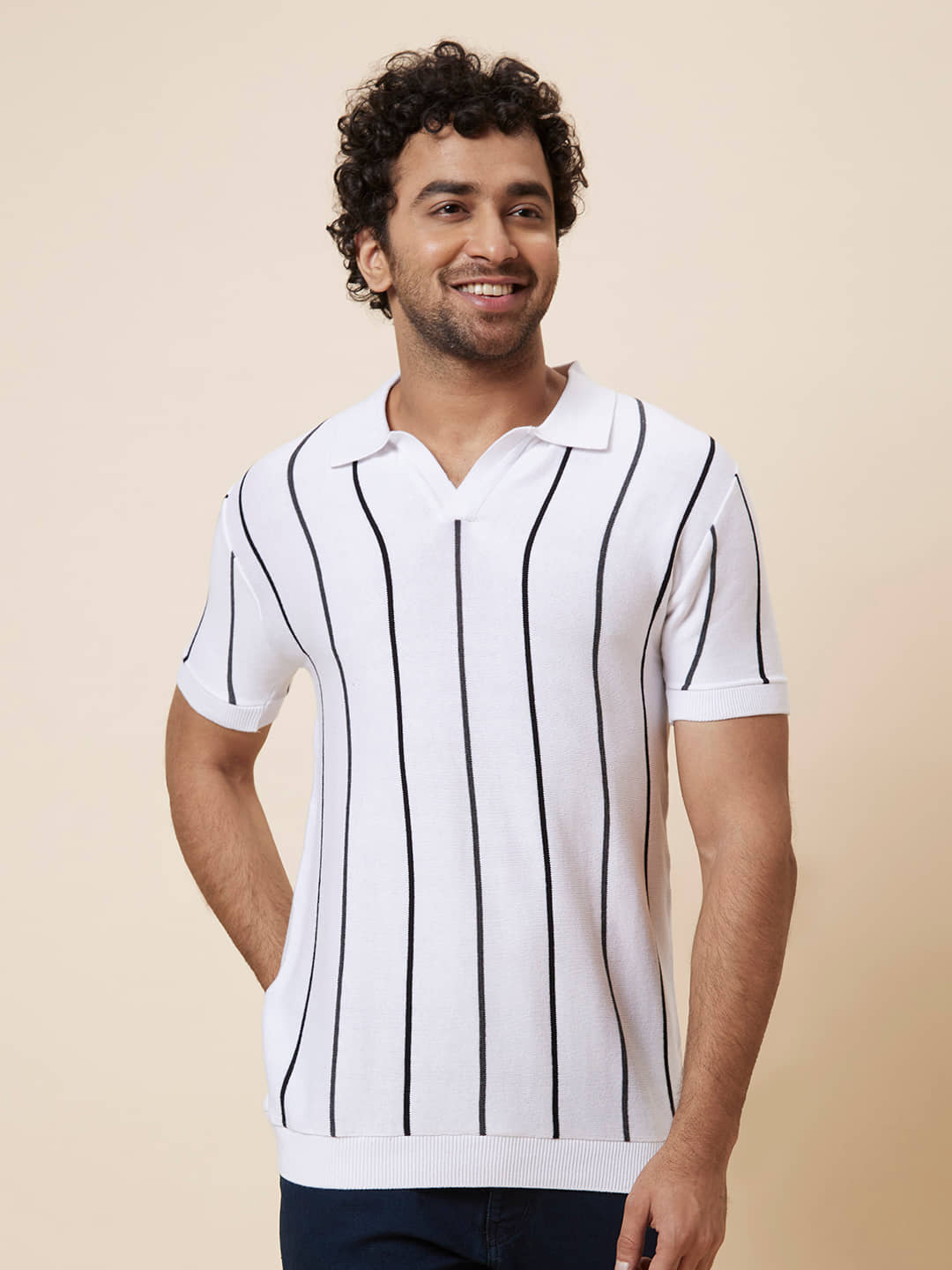 Globus - White Cotton Regular Fit Men's Polo T Shirt ( Pack of 1 )