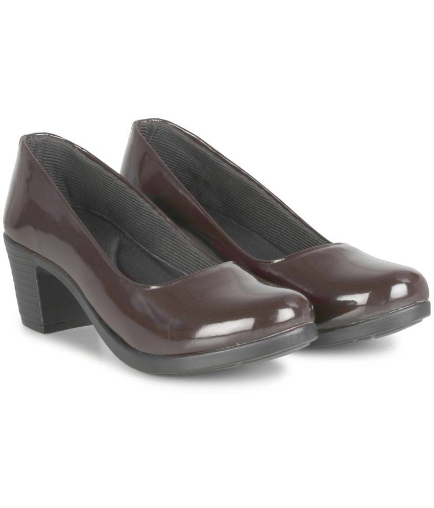     			Saheb - Brown Women's Pumps Heels