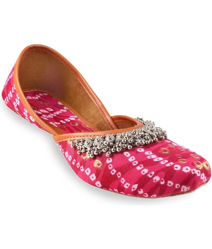 Apratim - Pink Women's Mojaris - Ethnic Shoes | Buy online on ZillyBuy