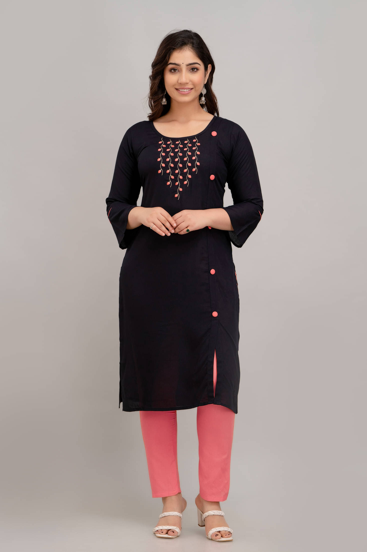 Kapadia - Black Rayon Women's Front Slit Kurti ( Pack of 1 )     			Kapadia - Black Rayon Women's Front Slit Kurti ( Pack of 1 )