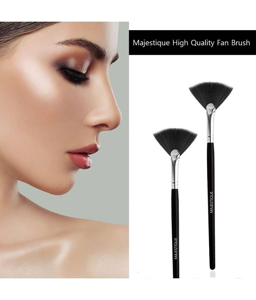 Majestique Makeup Fan Brush, Multi Use for Highlighter Brush for Face, Soft Anti-Shedding Nylon Hair