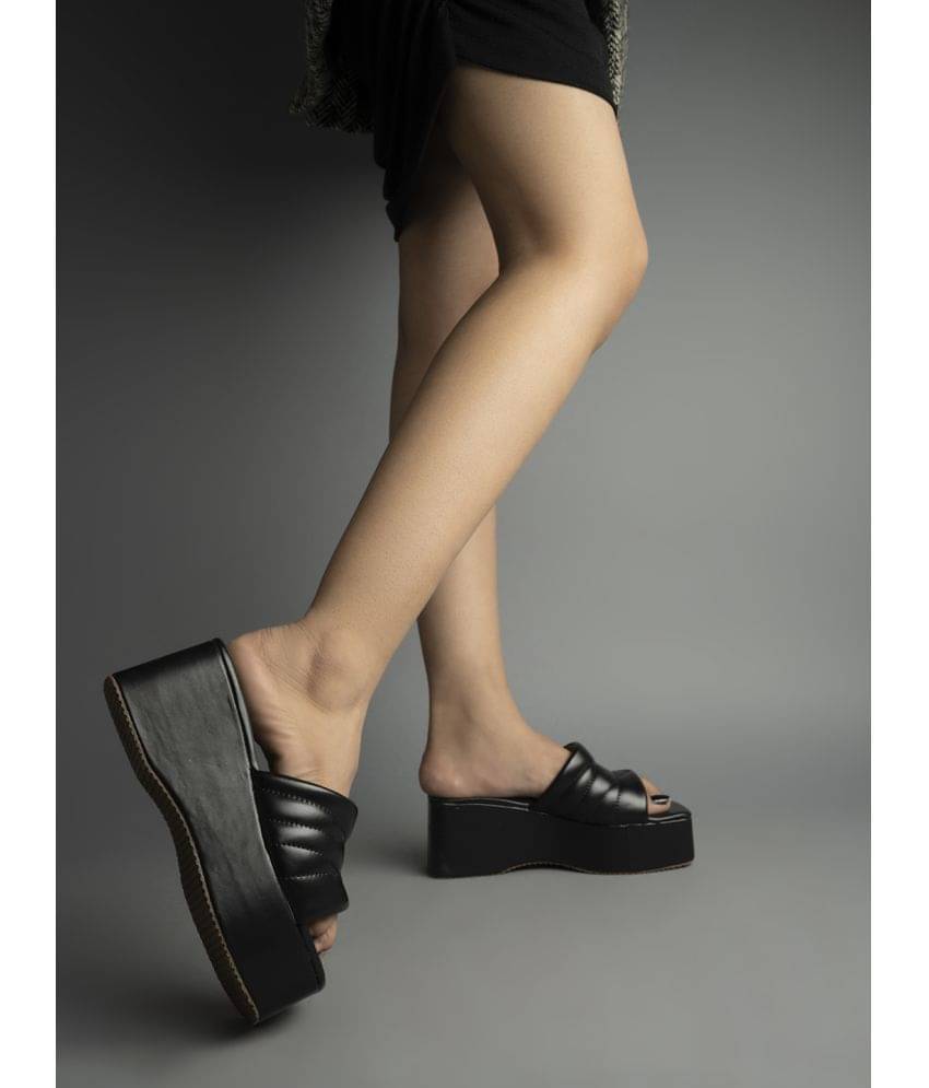 Shoetopia Retro Style Black Platform Heels & Girls Shoetopia Retro Style Black Platform Heels & Girls