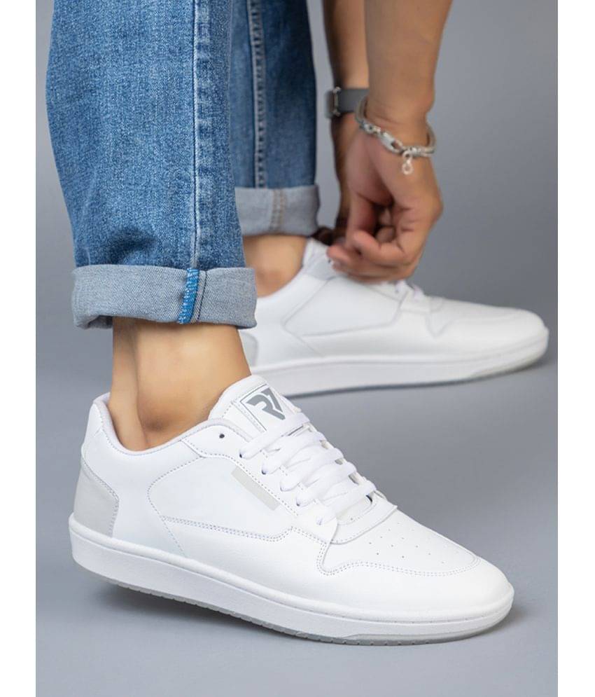     			RUN SEVEN Grey Men's Sneakers