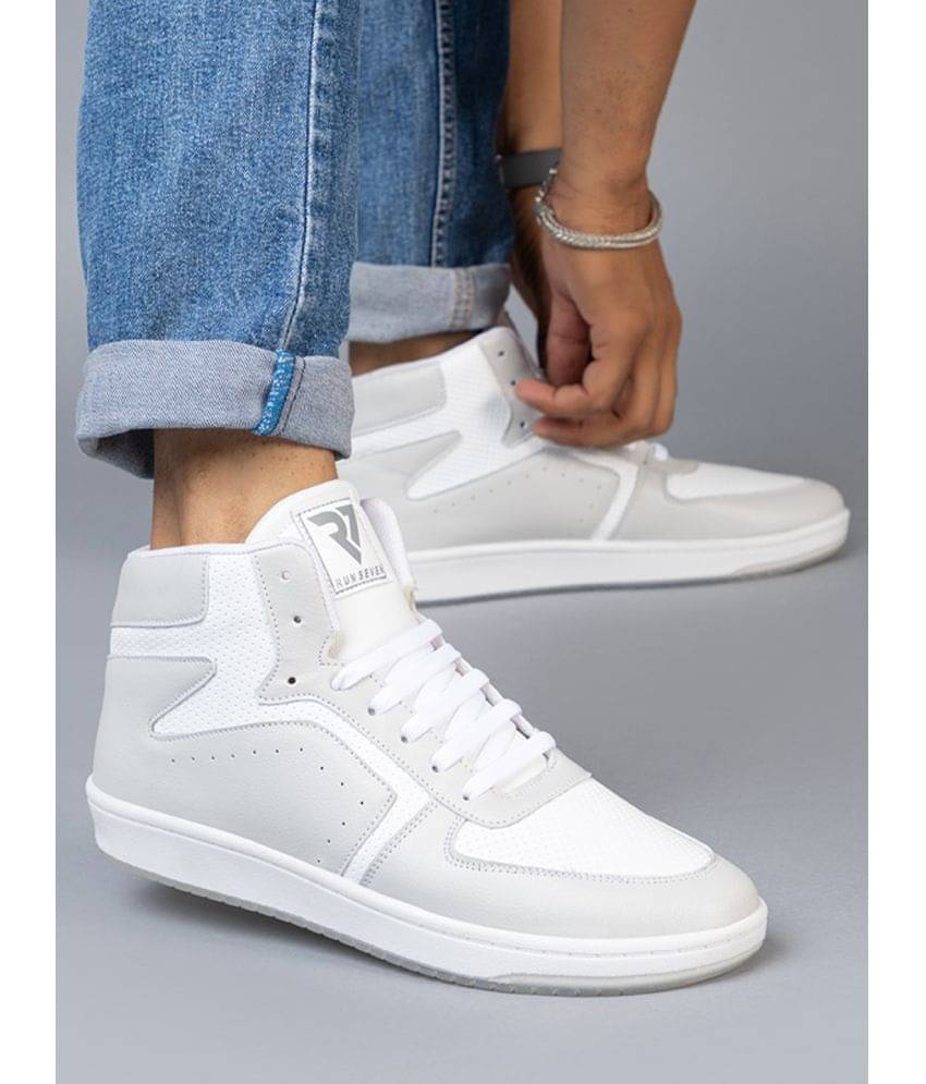     			RUN SEVEN Grey Men's Sneakers