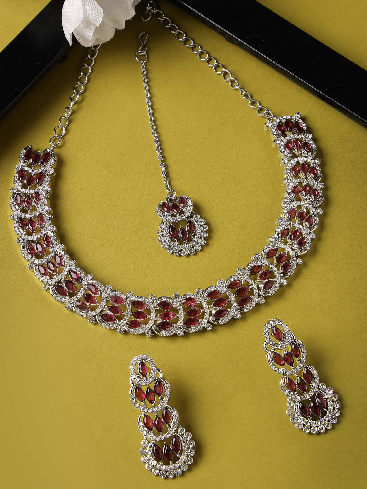     			Sukkhi Maroon Alloy Necklace Set ( Pack of 1 )
