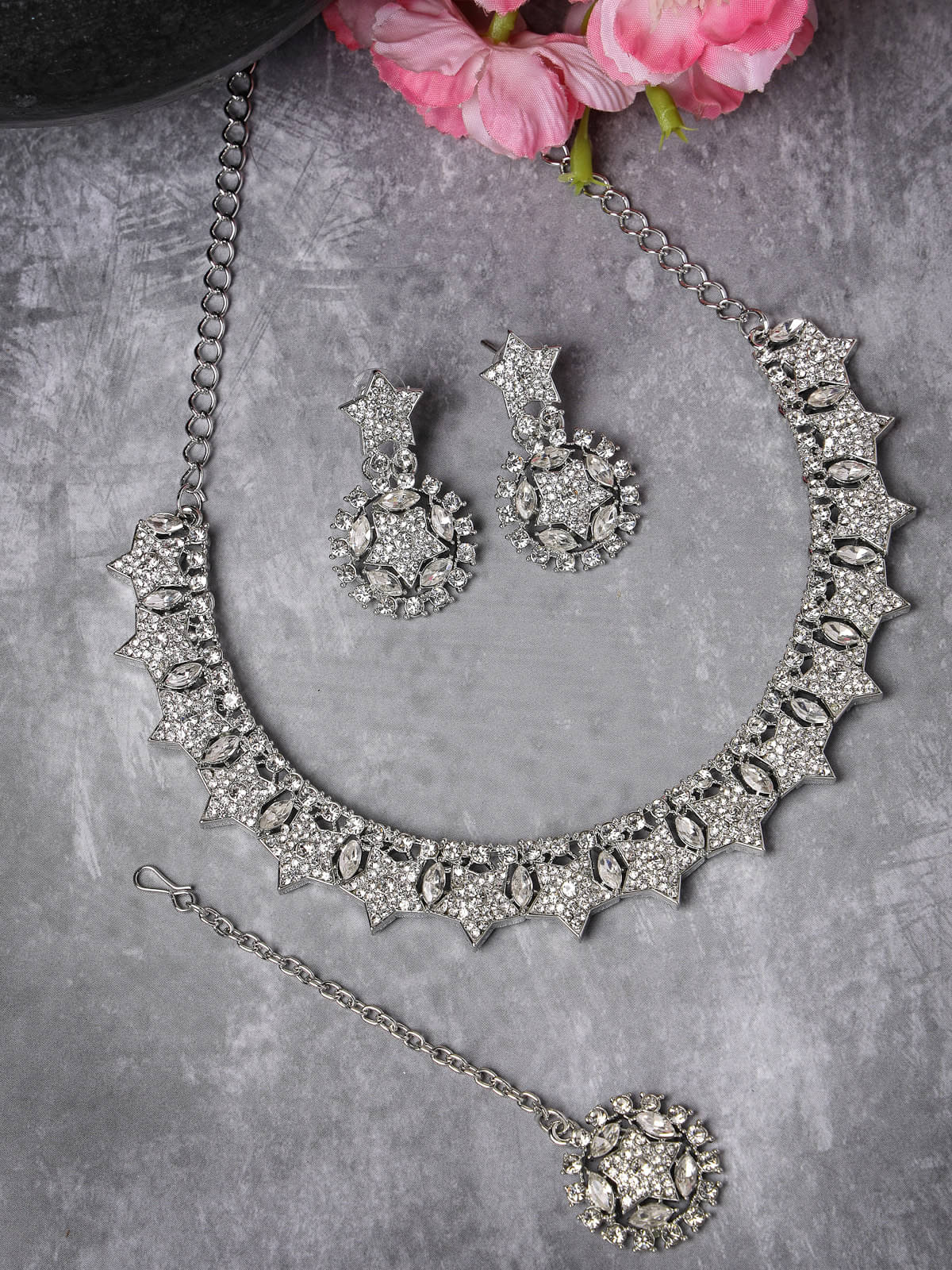     			Sukkhi Silver Alloy Necklace Set ( Pack of 1 )