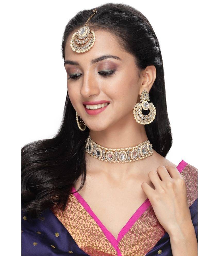     			Sukkhi White Alloy Necklace Set ( Pack of 1 )