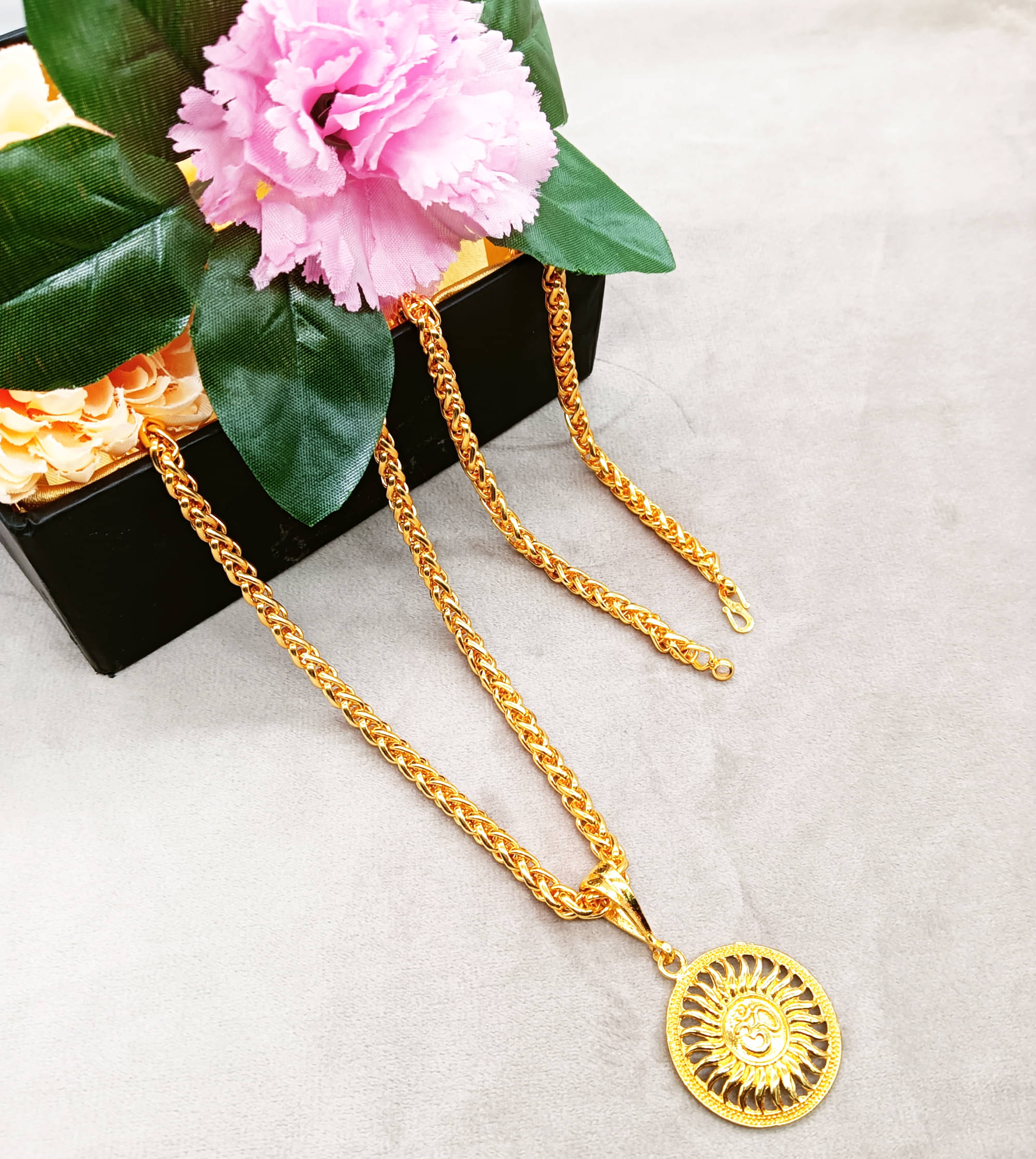 JIPPA Gold Pendant set ( Pack of 1 )     			JIPPA Gold Pendant set ( Pack of 1 )