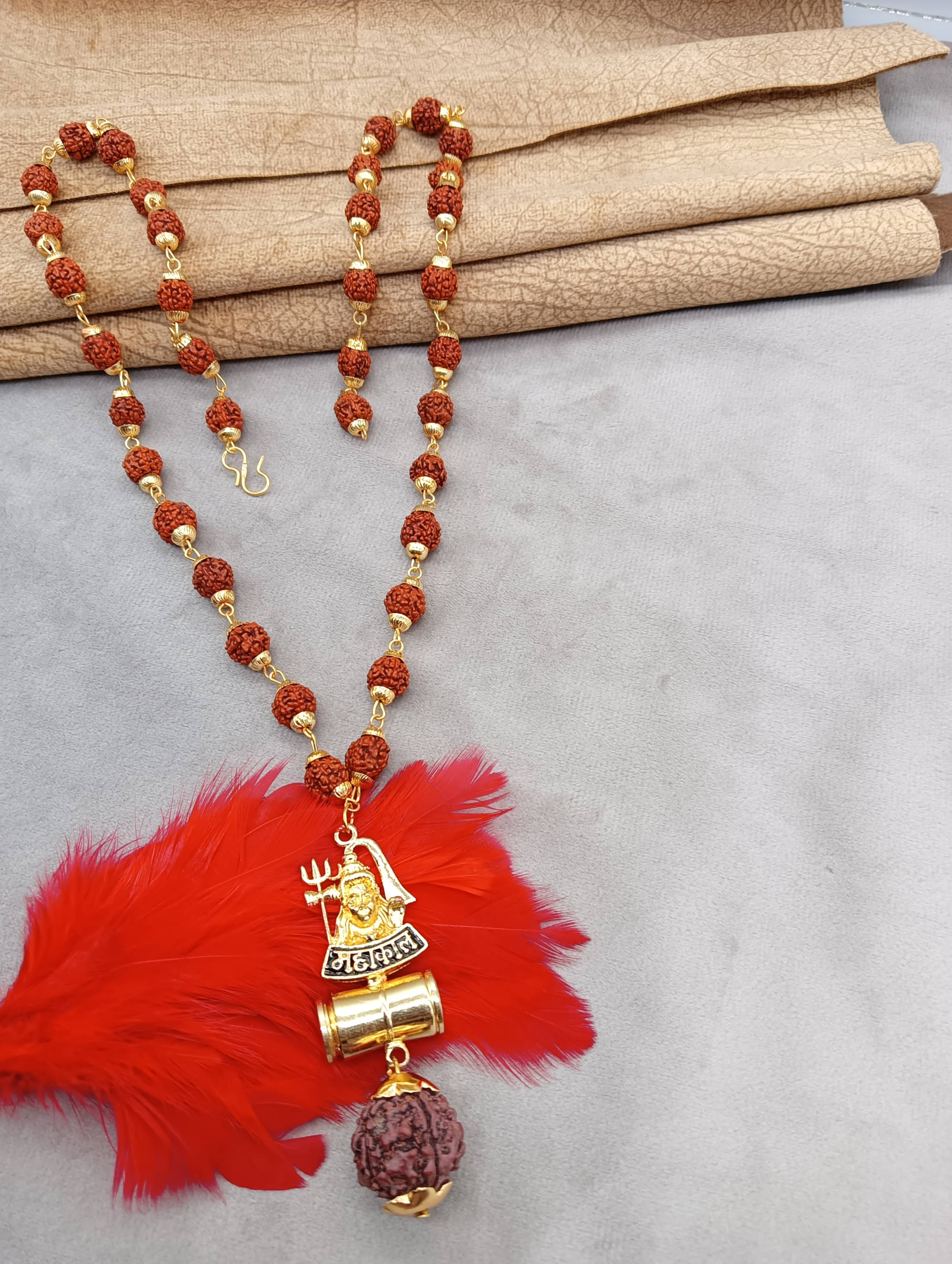     			JIPPA Gold Pendant set ( Pack of 1 )