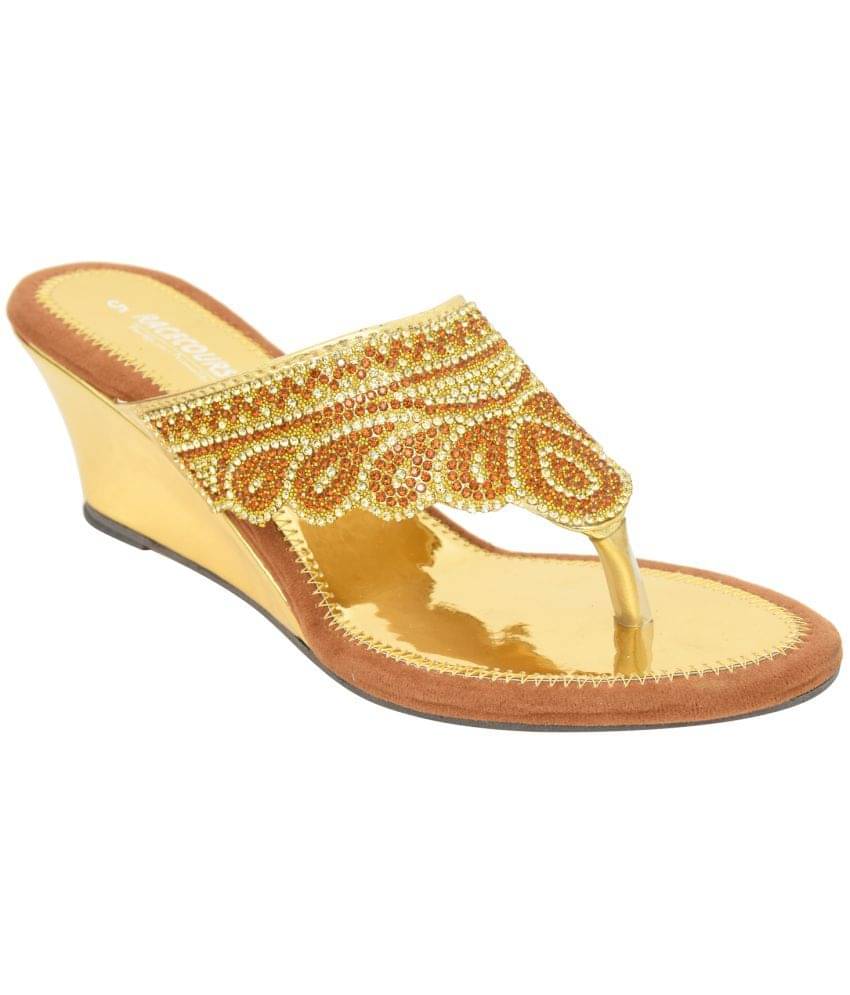 Racecourse - Gold Women's Slip On Heels     			Racecourse - Gold Women's Slip On Heels
