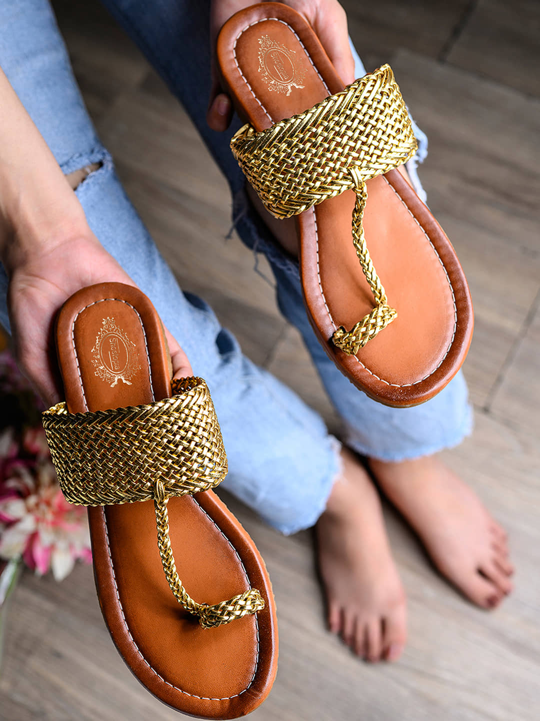 Shoetopia Girls Golden Flats