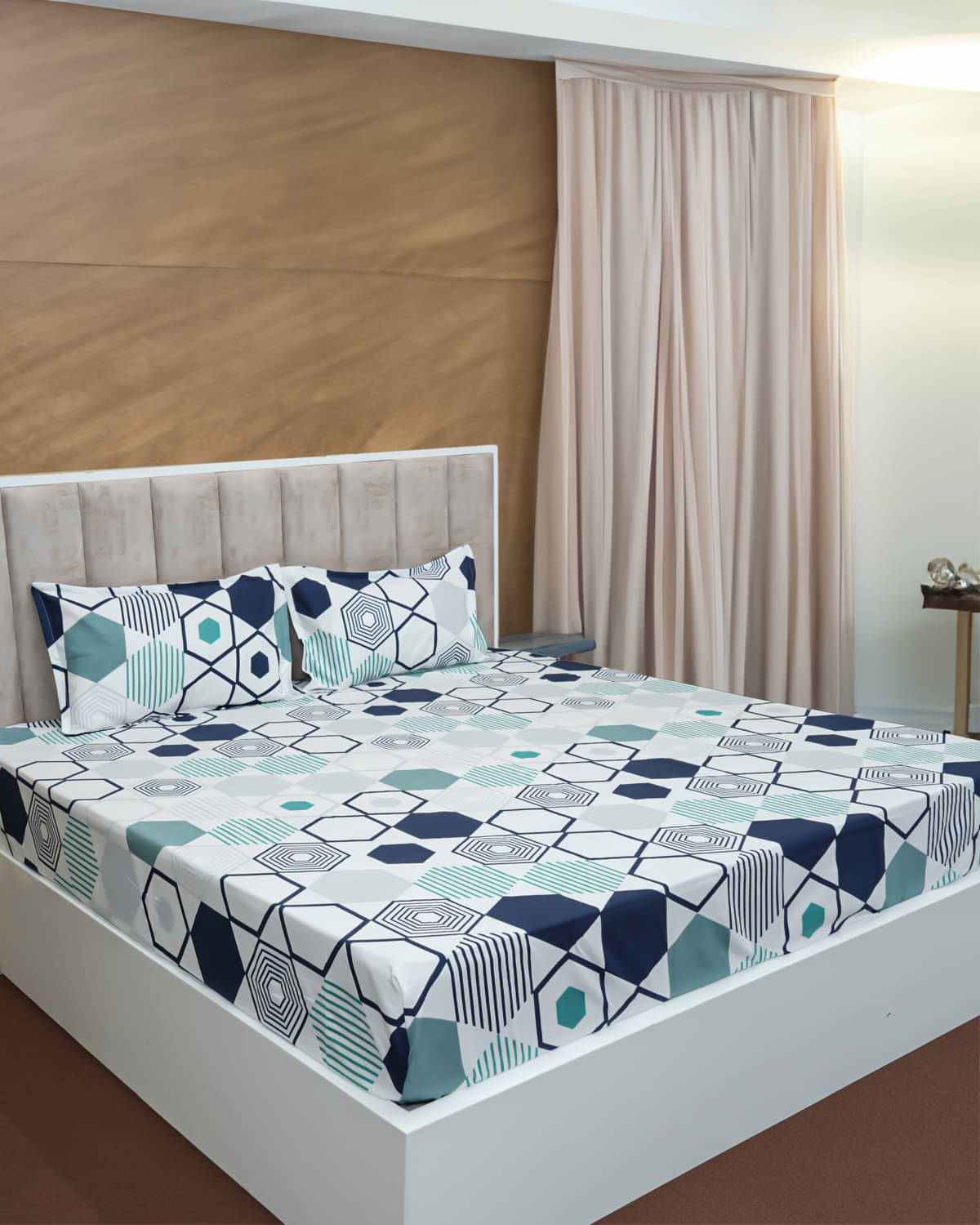 BELLA TRUE Microfiber Geometric Double Bedsheet with 2 Pillow Covers - White     			BELLA TRUE Microfiber Geometric Double Bedsheet with 2 Pillow Covers - White