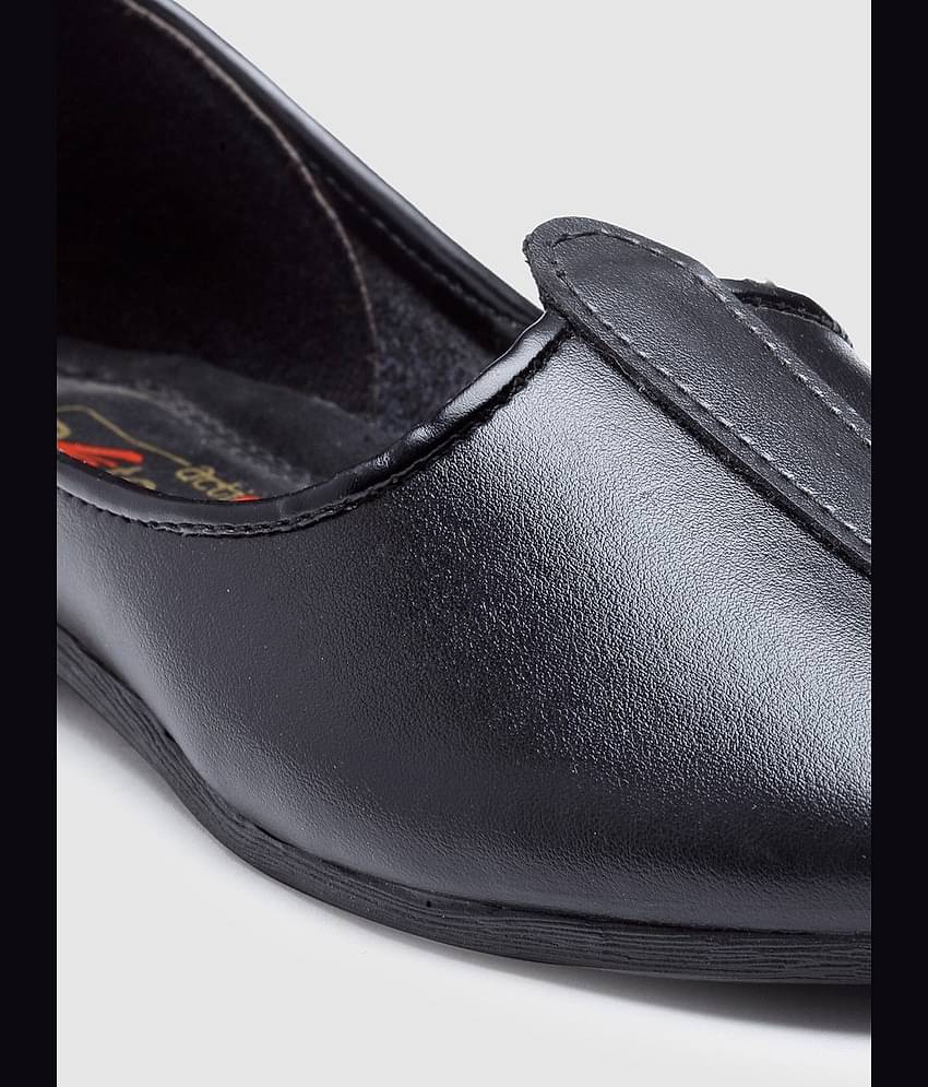 Action Lightweight Casual Shoes - Black Men's Slip-on Shoes