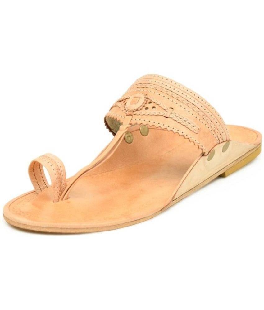     			STEPFOX - Beige Men's Kolhapuris