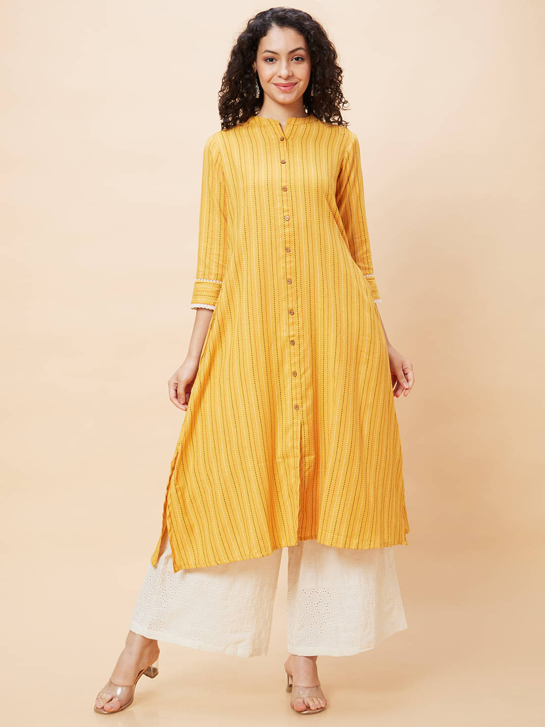 Globus - Yellow Cotton Women's Front Slit Kurti ( Pack of 1 )     			Globus - Yellow Cotton Women's Front Slit Kurti ( Pack of 1 )