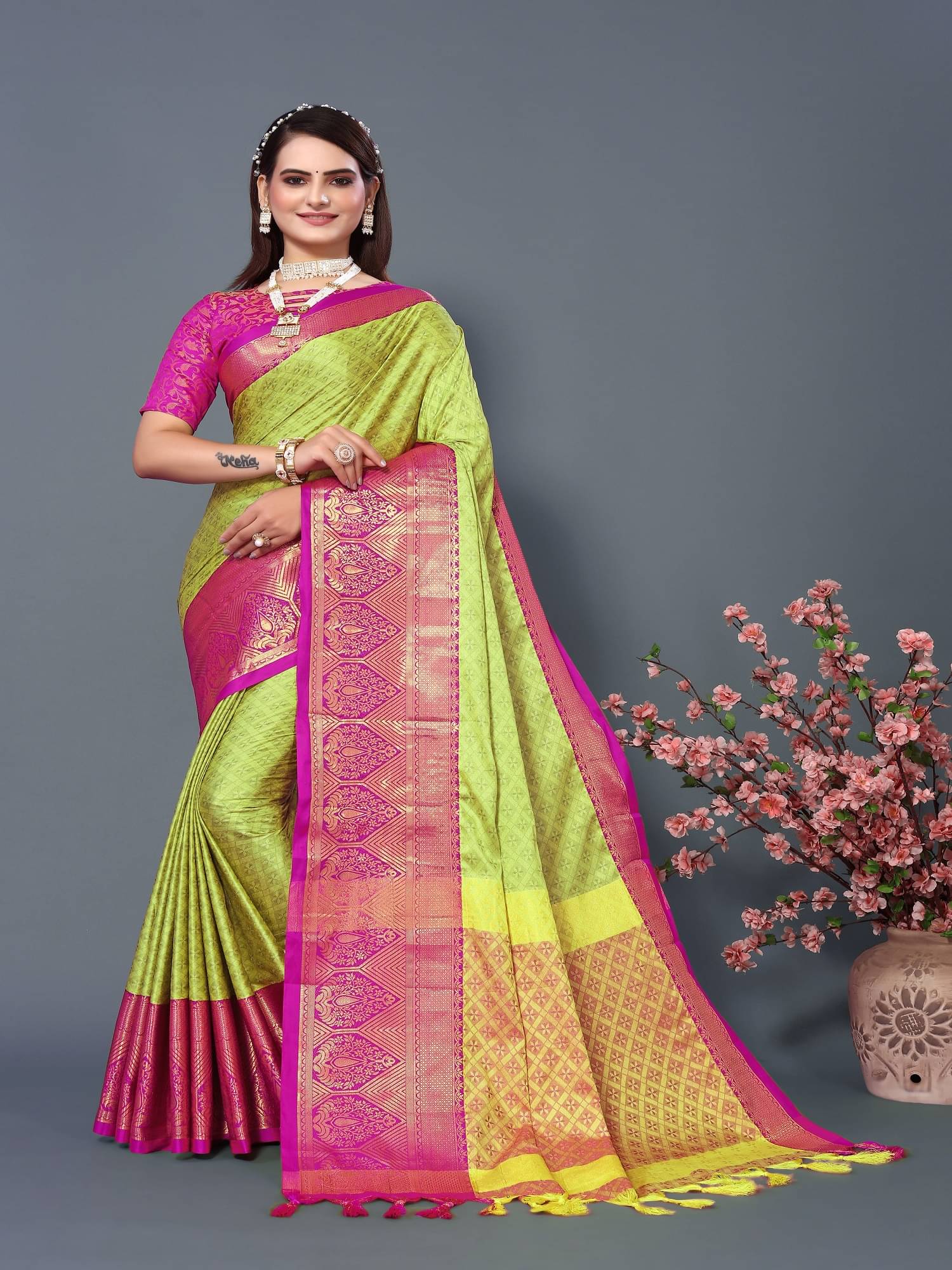     			Aika Cotton Silk Woven Saree With Unstitched Blouse Piece ( Red )