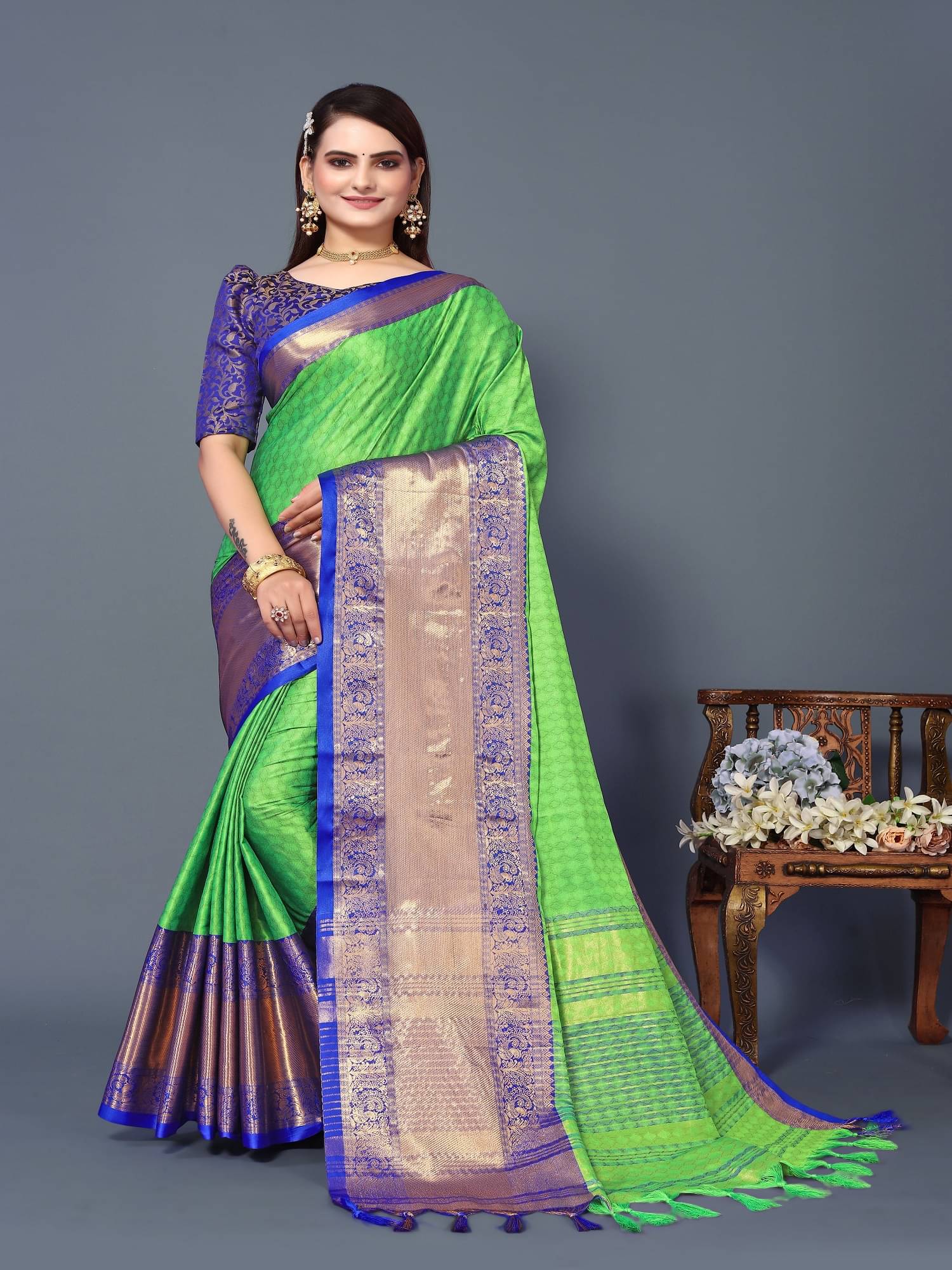     			Aika Silk Self Design Saree With Unstitched Blouse Piece ( Green )