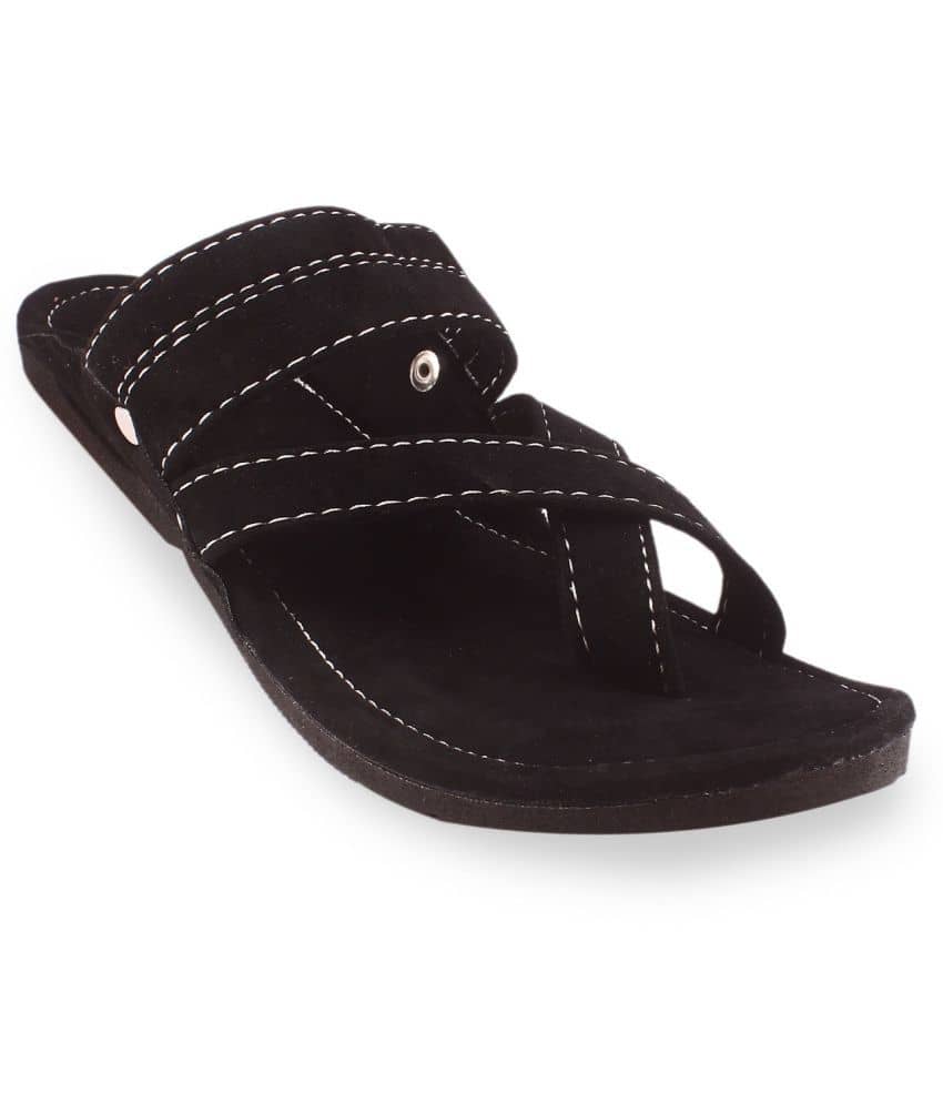 Apratim - Black Men's Kolhapuris - Ethnic Shoes | Buy online on ZillyBuy