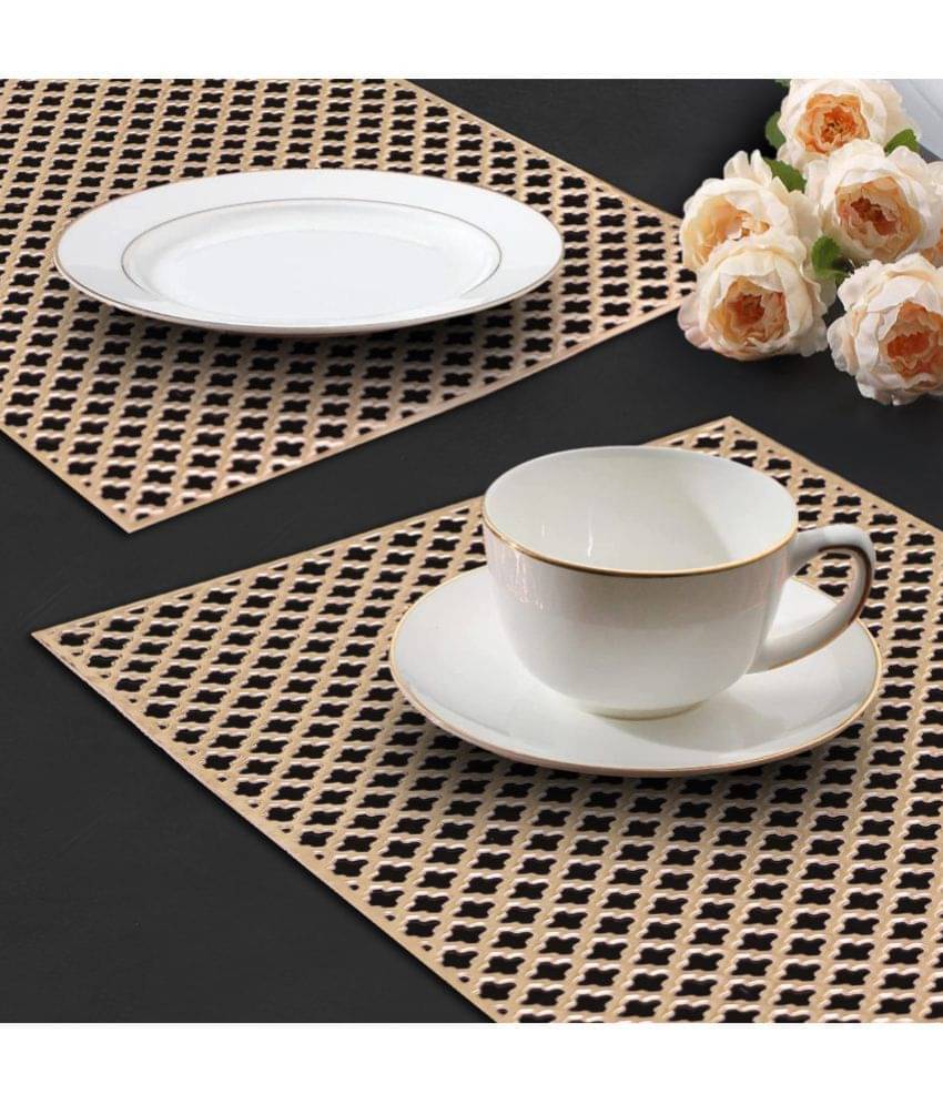     			PVC Geometric Rectangle Table Mats ( 45 cm x 30 cm ) Pack of 2 - Gold
