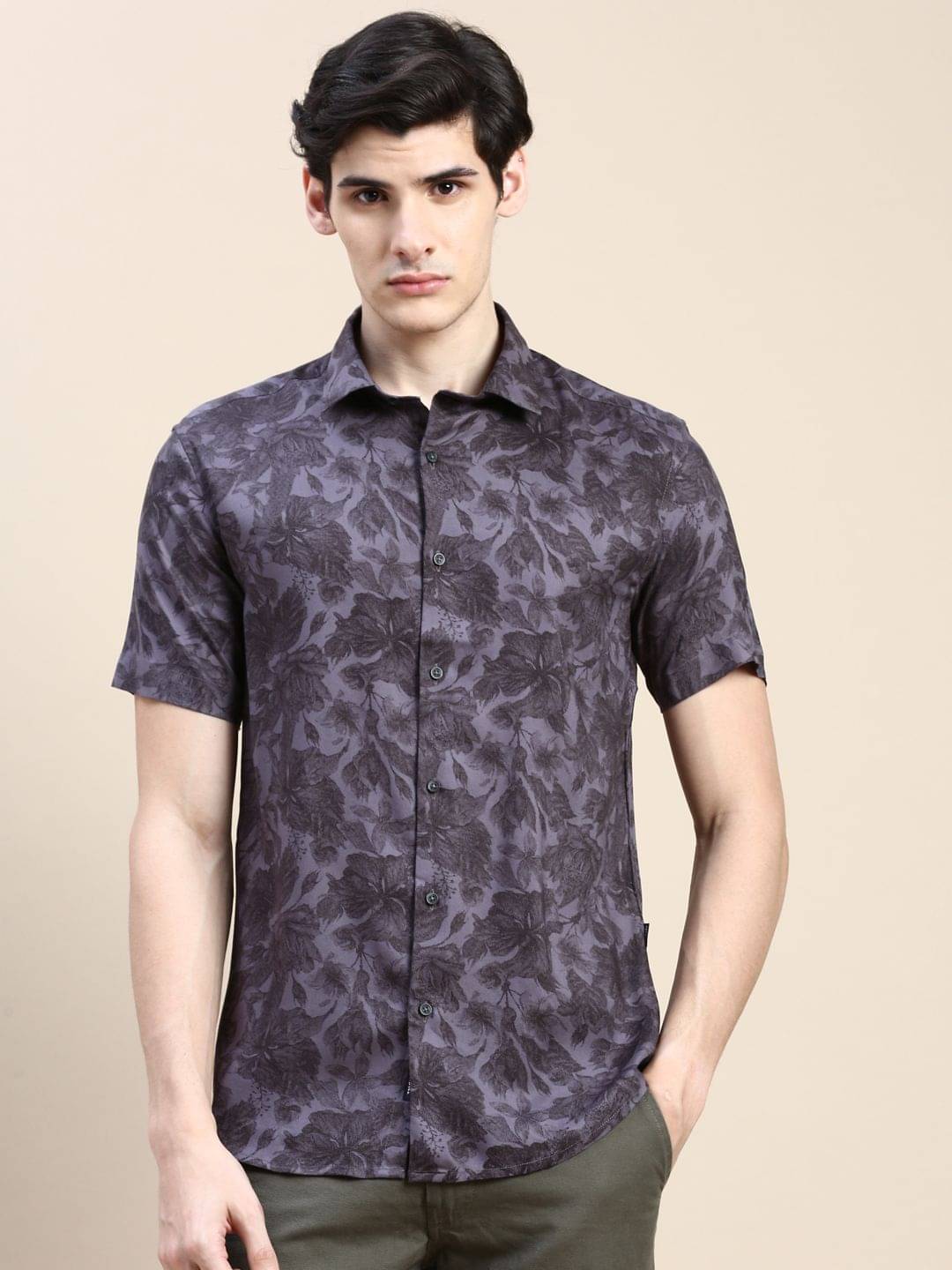 Showoff Cotton Blend Regular Fit Printed Half Sleeves Men's Casual Shirt - Grey ( Pack of 1 ) Showoff Cotton Blend Regular Fit Printed Half Sleeves Men's Casual Shirt - Grey ( Pack of 1 )