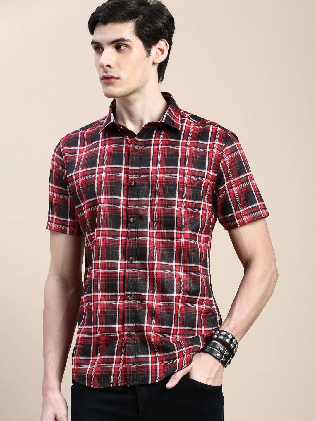 Showoff Cotton Blend Regular Fit Checks Half Sleeves Men's Casual Shirt - Red ( Pack of 1 ) Showoff Cotton Blend Regular Fit Checks Half Sleeves Men's Casual Shirt - Red ( Pack of 1 )