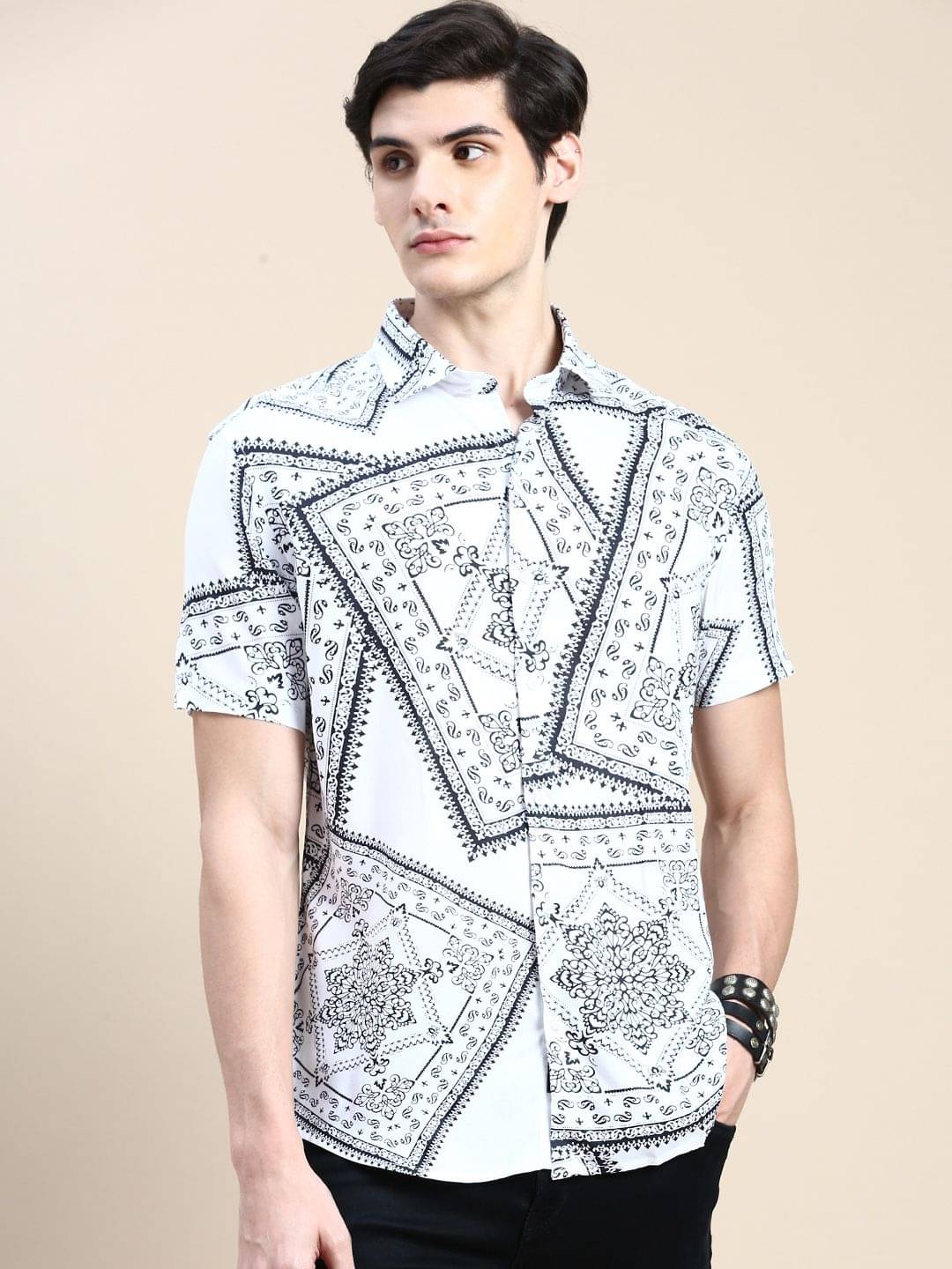 Showoff Cotton Blend Regular Fit Printed Half Sleeves Men's Casual Shirt - White ( Pack of 1 ) Showoff Cotton Blend Regular Fit Printed Half Sleeves Men's Casual Shirt - White ( Pack of 1 )