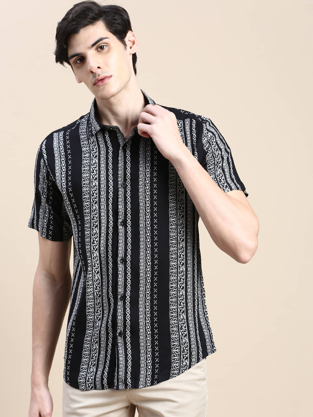 Showoff Cotton Blend Regular Fit Printed Half Sleeves Men's Casual Shirt - Black ( Pack of 1 )